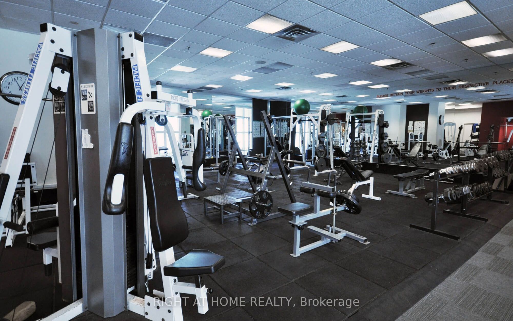 99 Harbour Square 2012 Property Photo 26