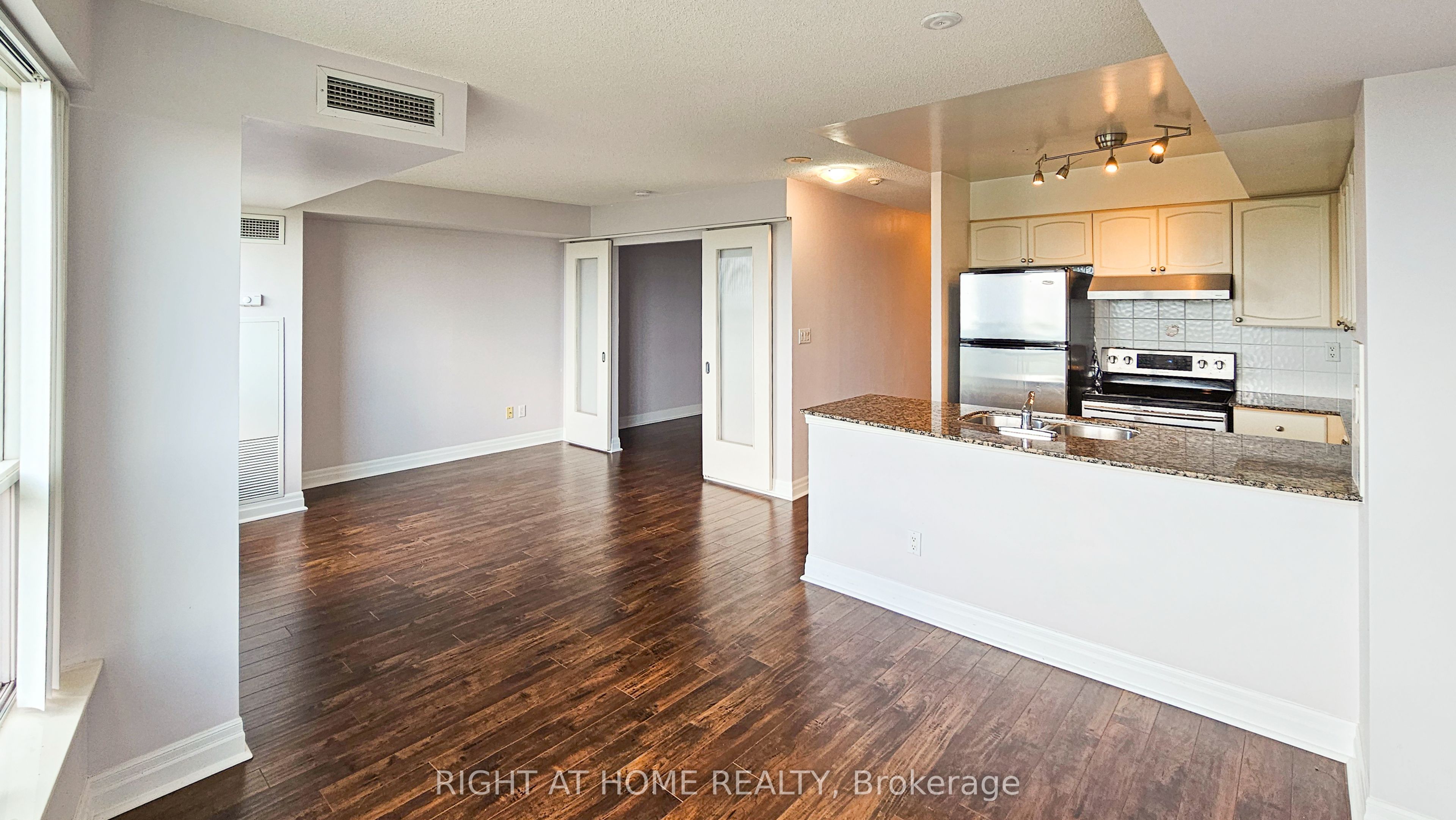 188 Doris Avenue 1510 Property Photo 6