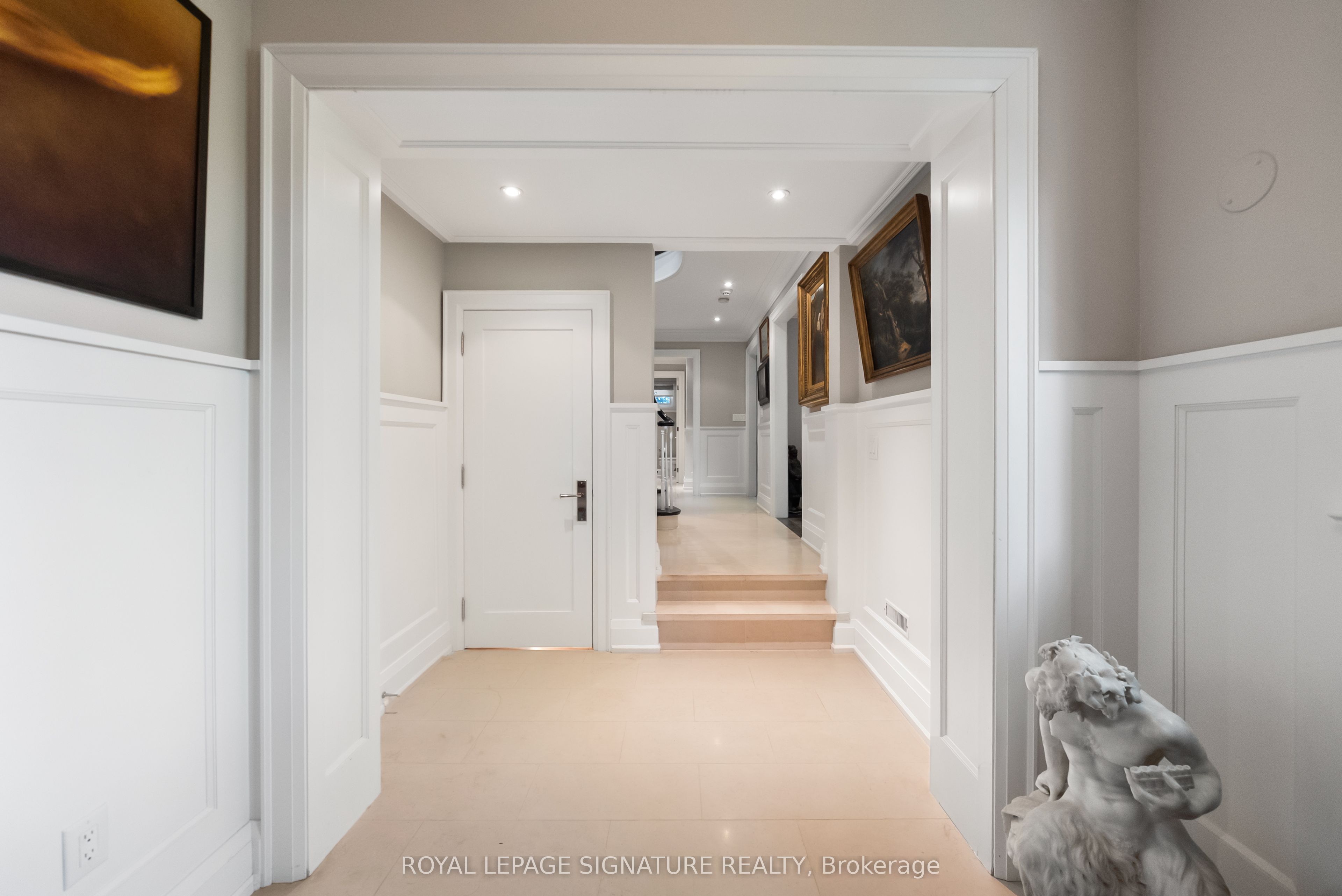 230 Strathallan Wood Property Photo 7