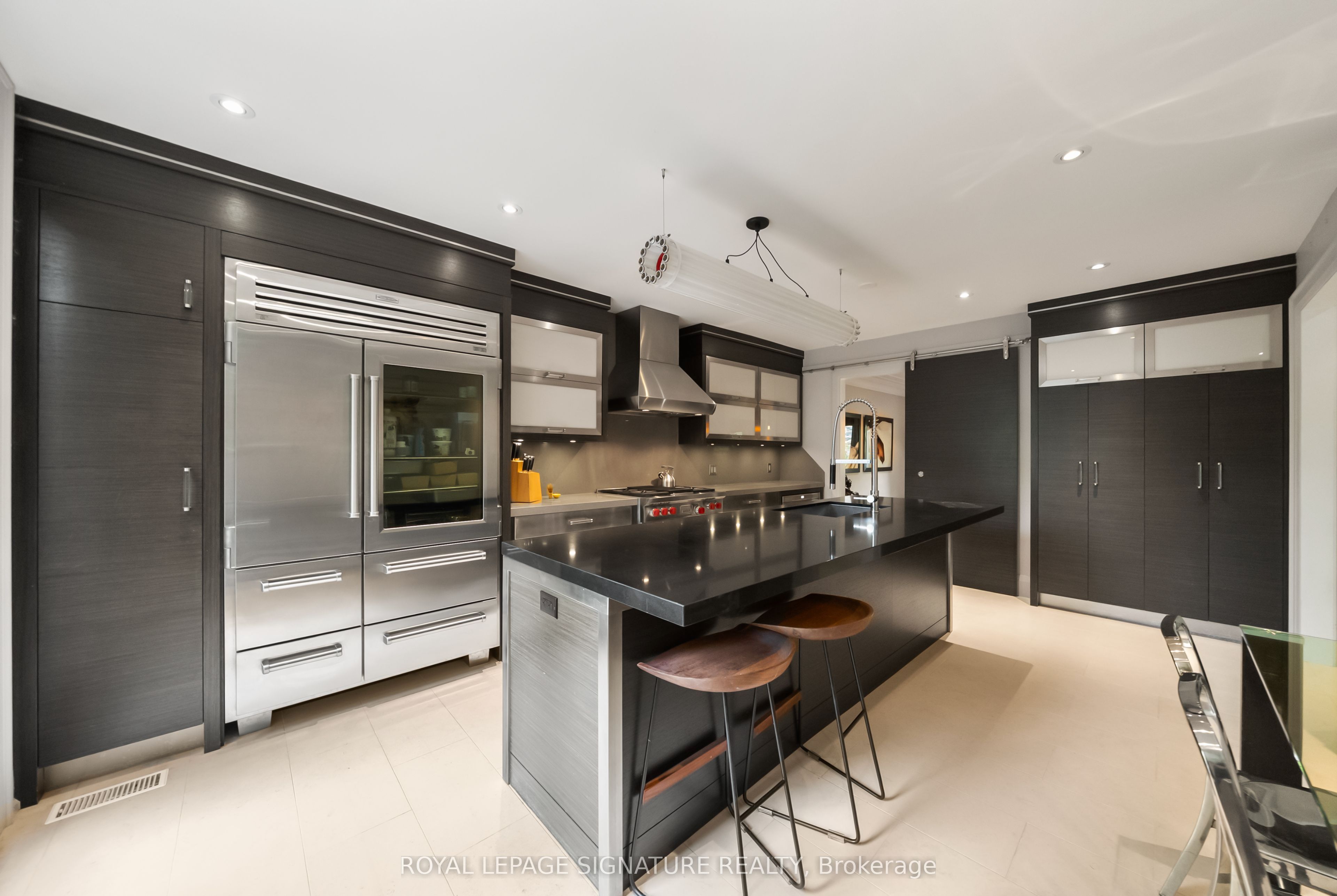 230 Strathallan Wood Property Photo 16