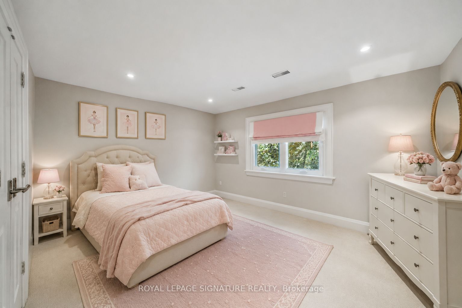230 Strathallan Wood Property Photo 25