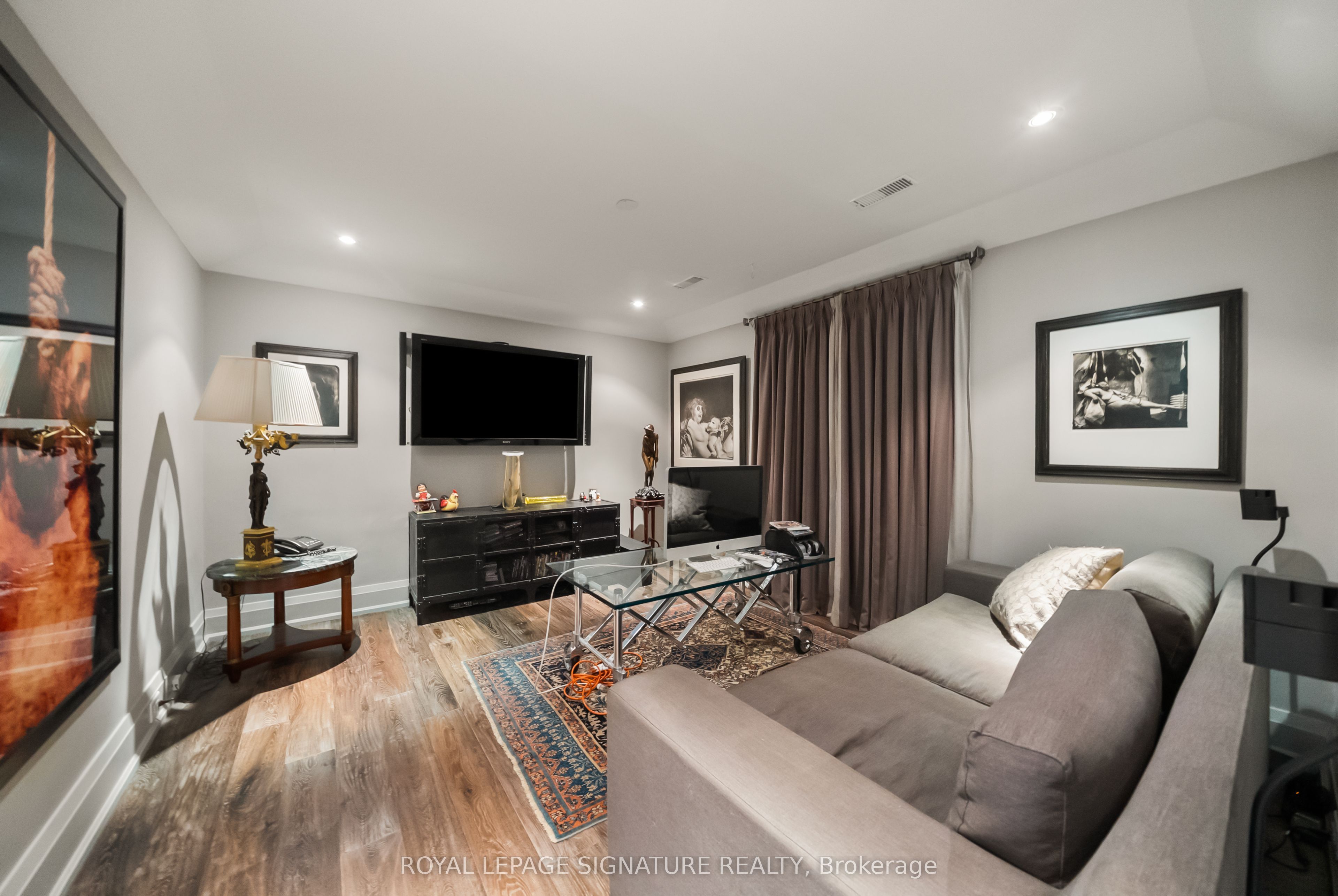 230 Strathallan Wood Property Photo 26