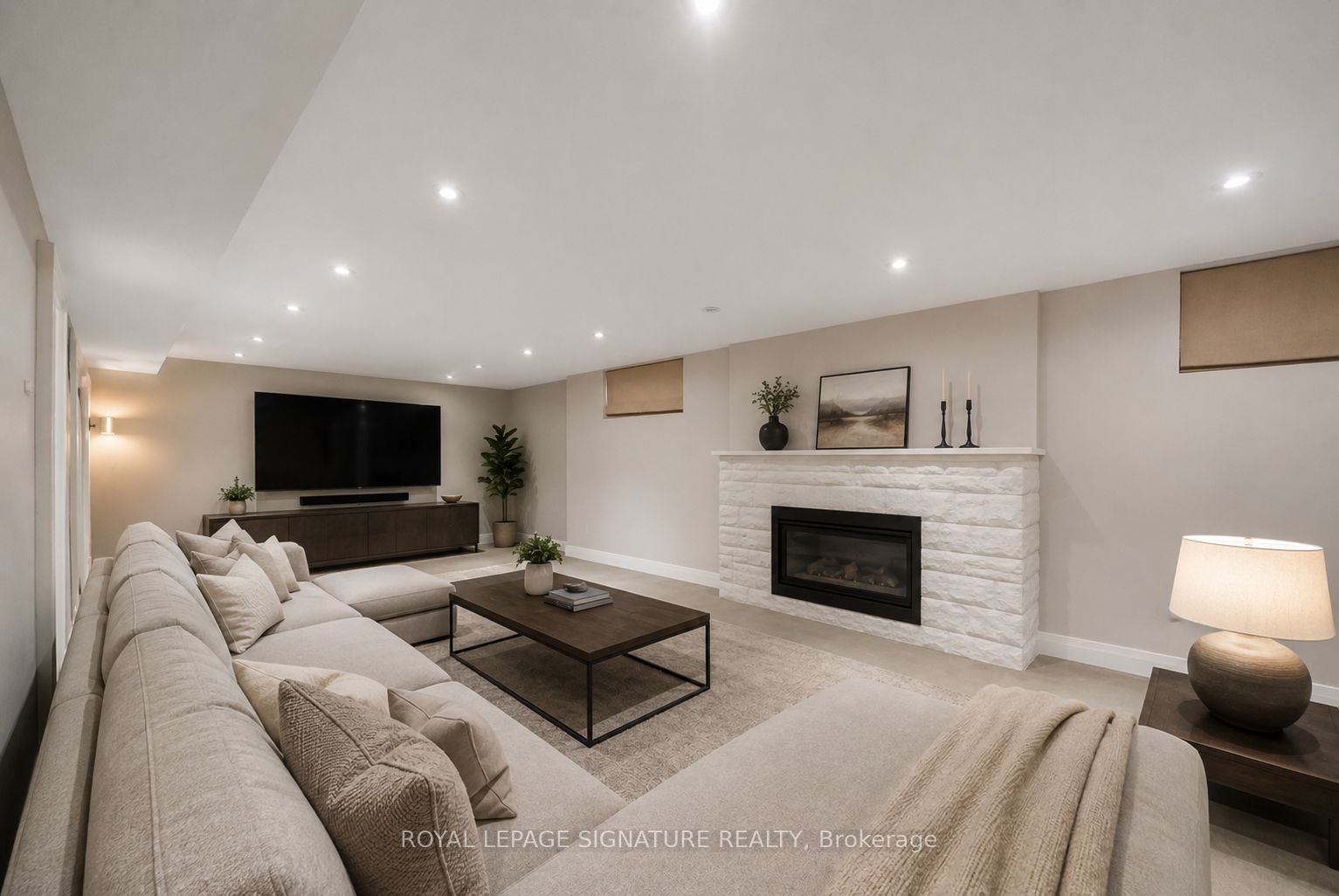 230 Strathallan Wood Property Photo 27