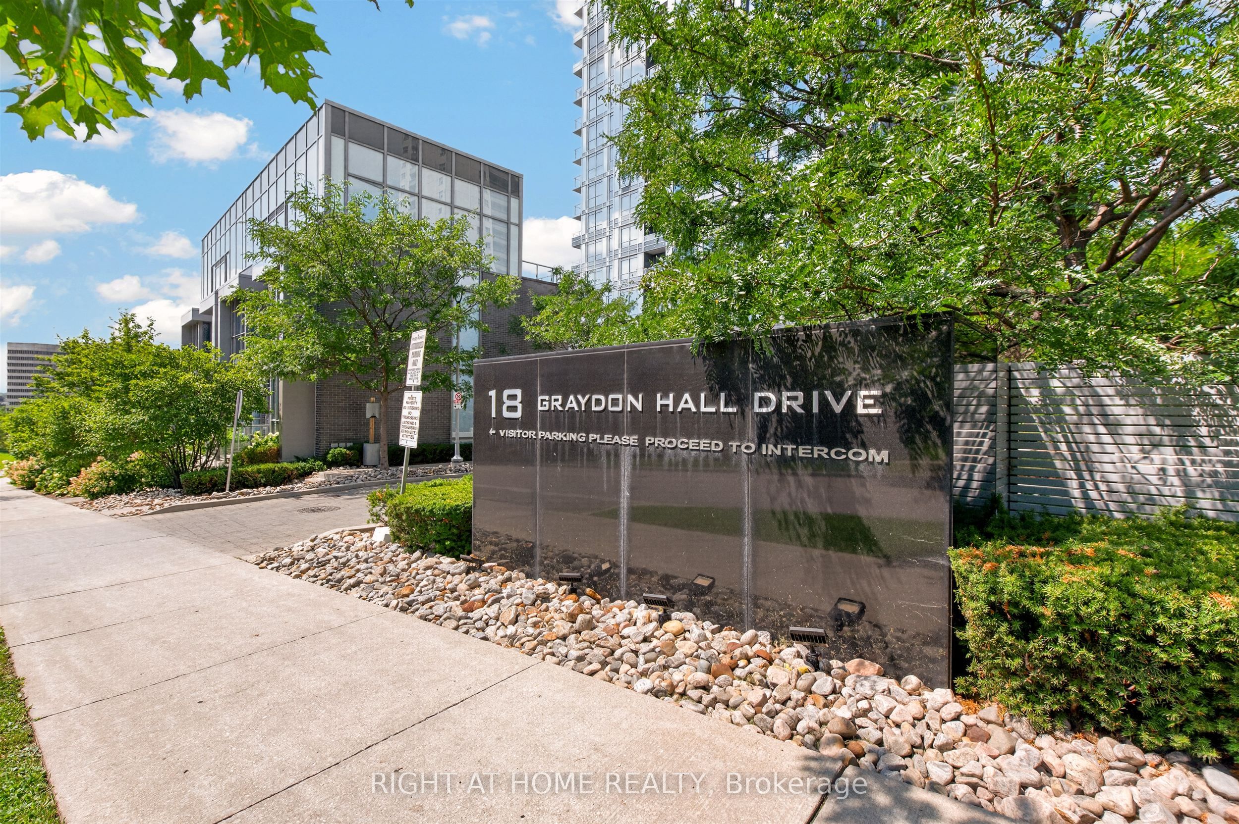 18 Graydon Hall Drive 509 Property Photo 4