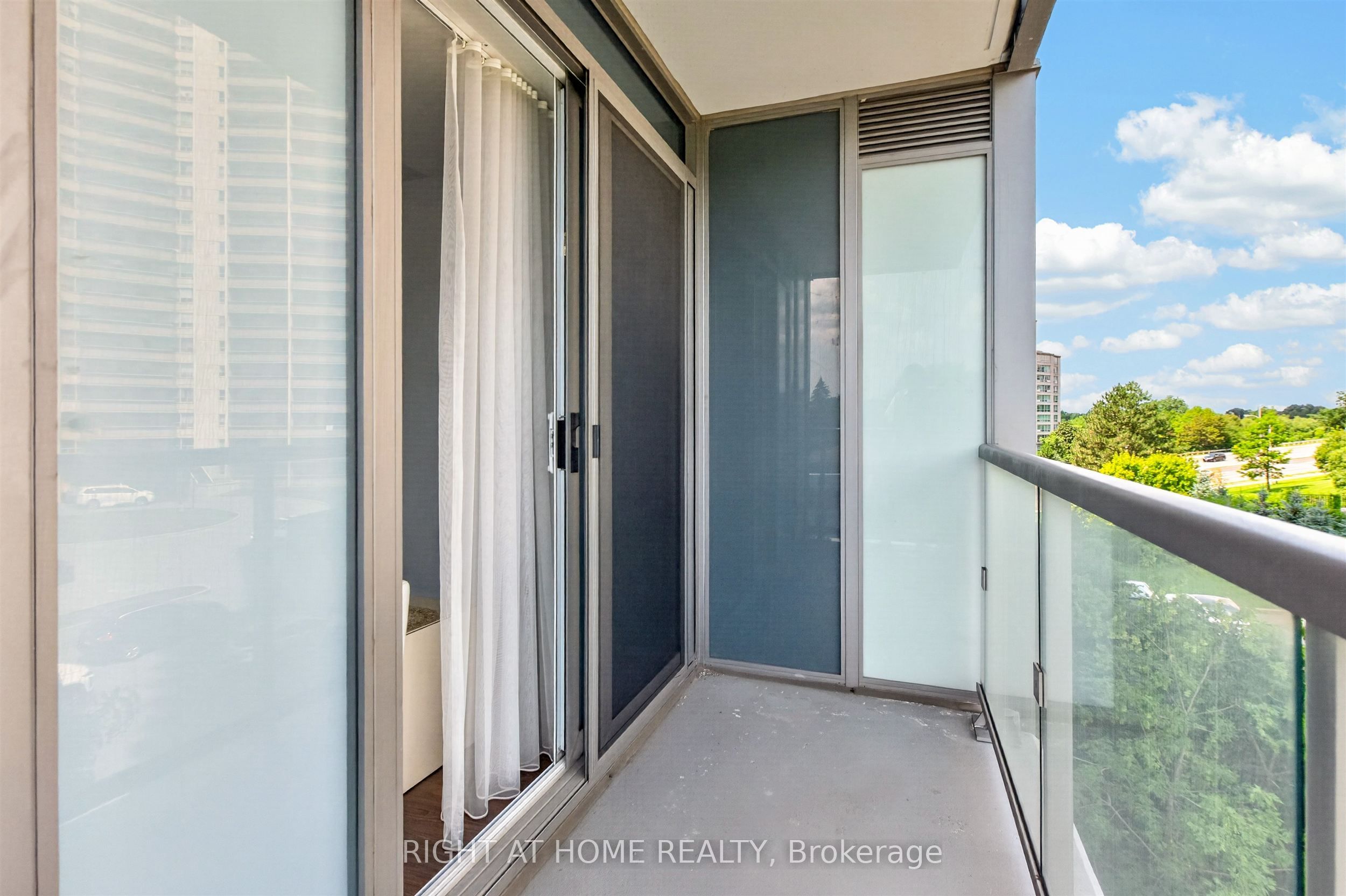 18 Graydon Hall Drive 509 Property Photo 25
