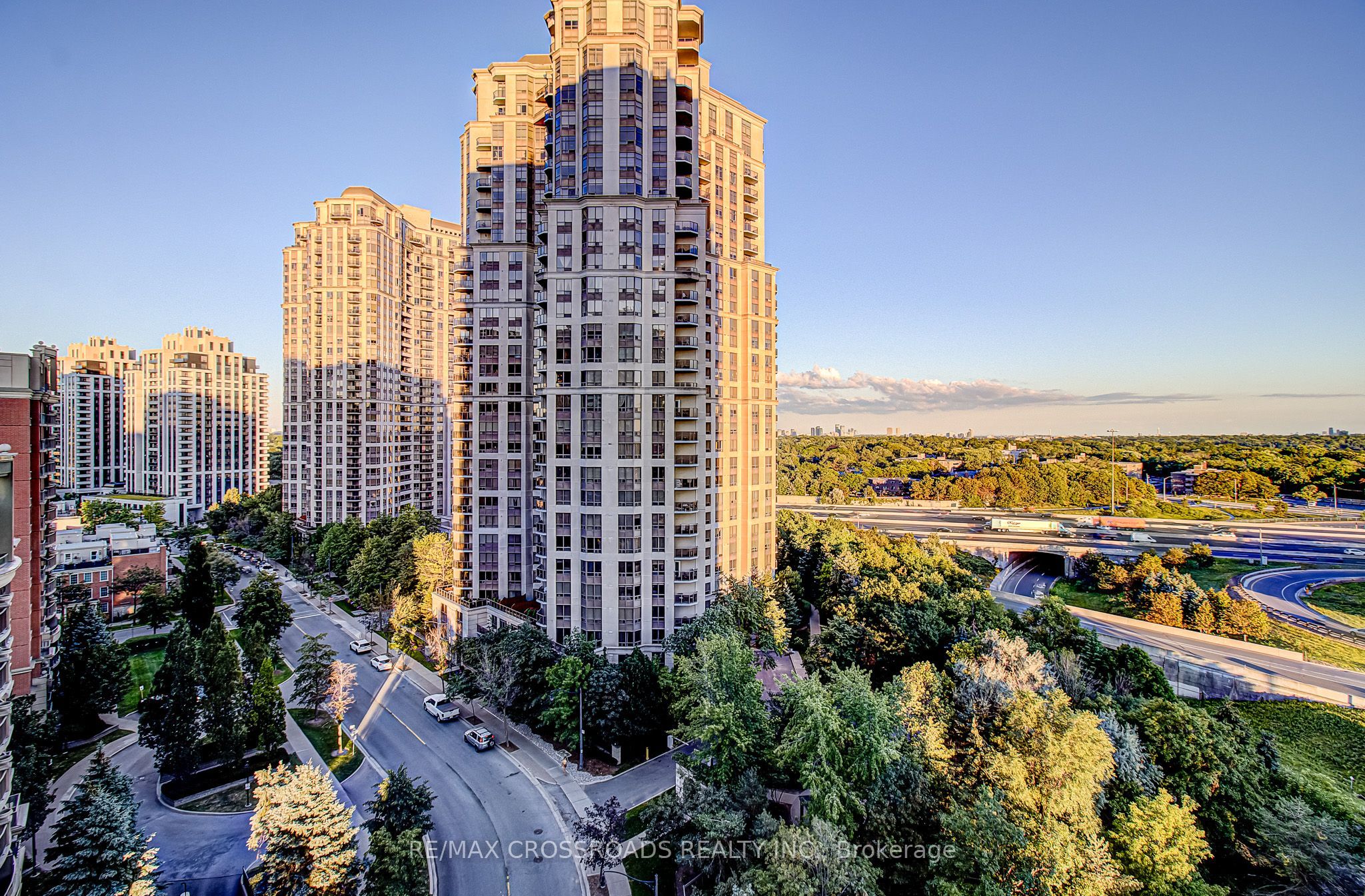 30 Harrison Garden Boulevard 1512