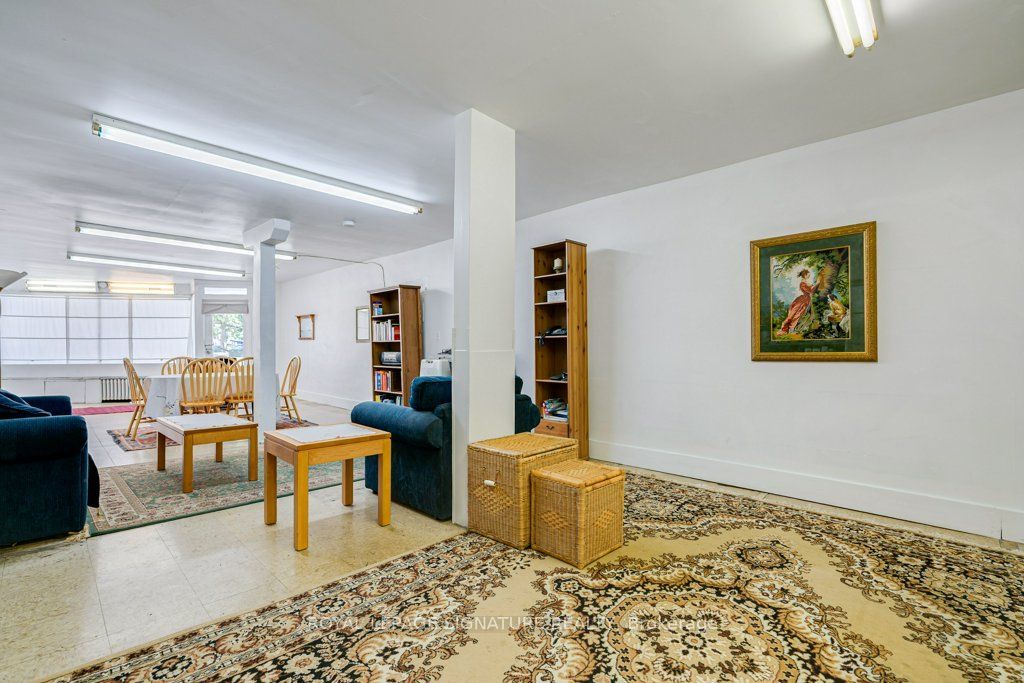 724 Vaughan Road Property Photo 6