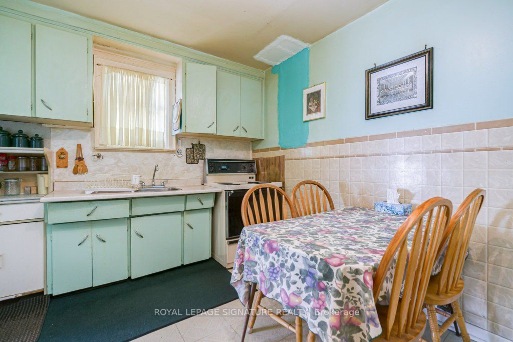 724 Vaughan Road Property Photo 9