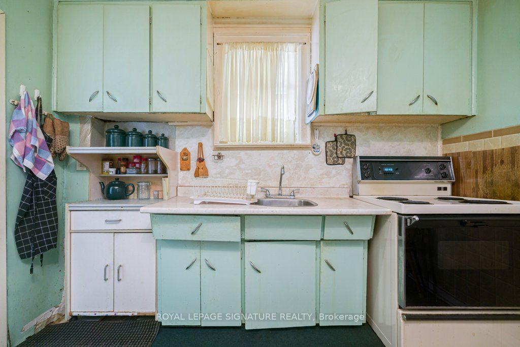 724 Vaughan Road Property Photo 10