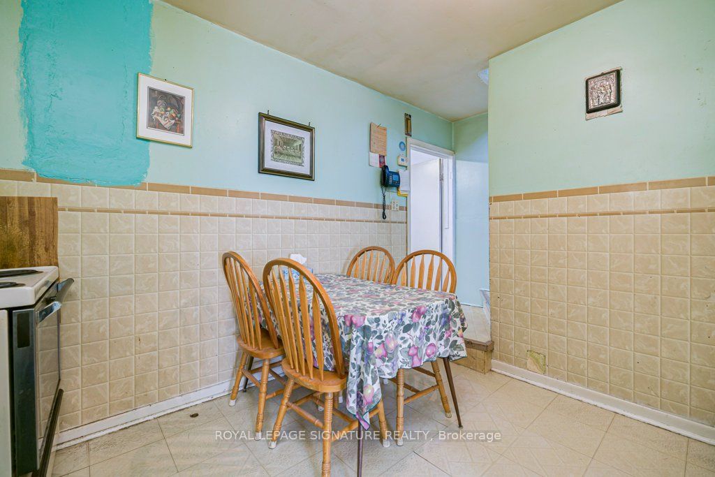 724 Vaughan Road Property Photo 11