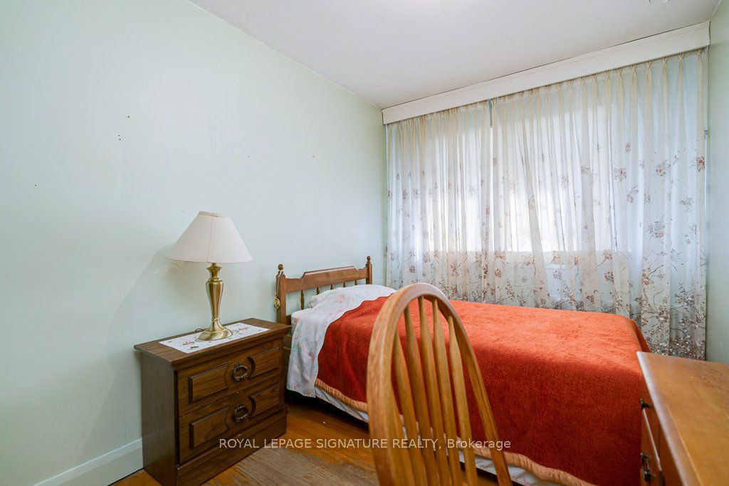 724 Vaughan Road Property Photo 15