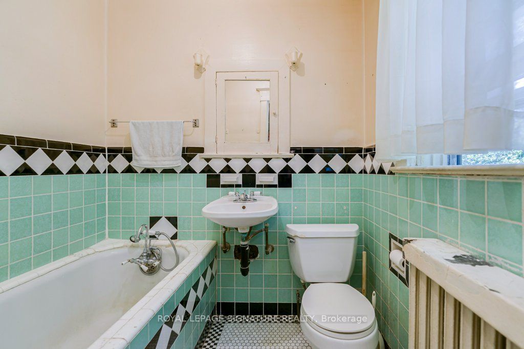 724 Vaughan Road Property Photo 18