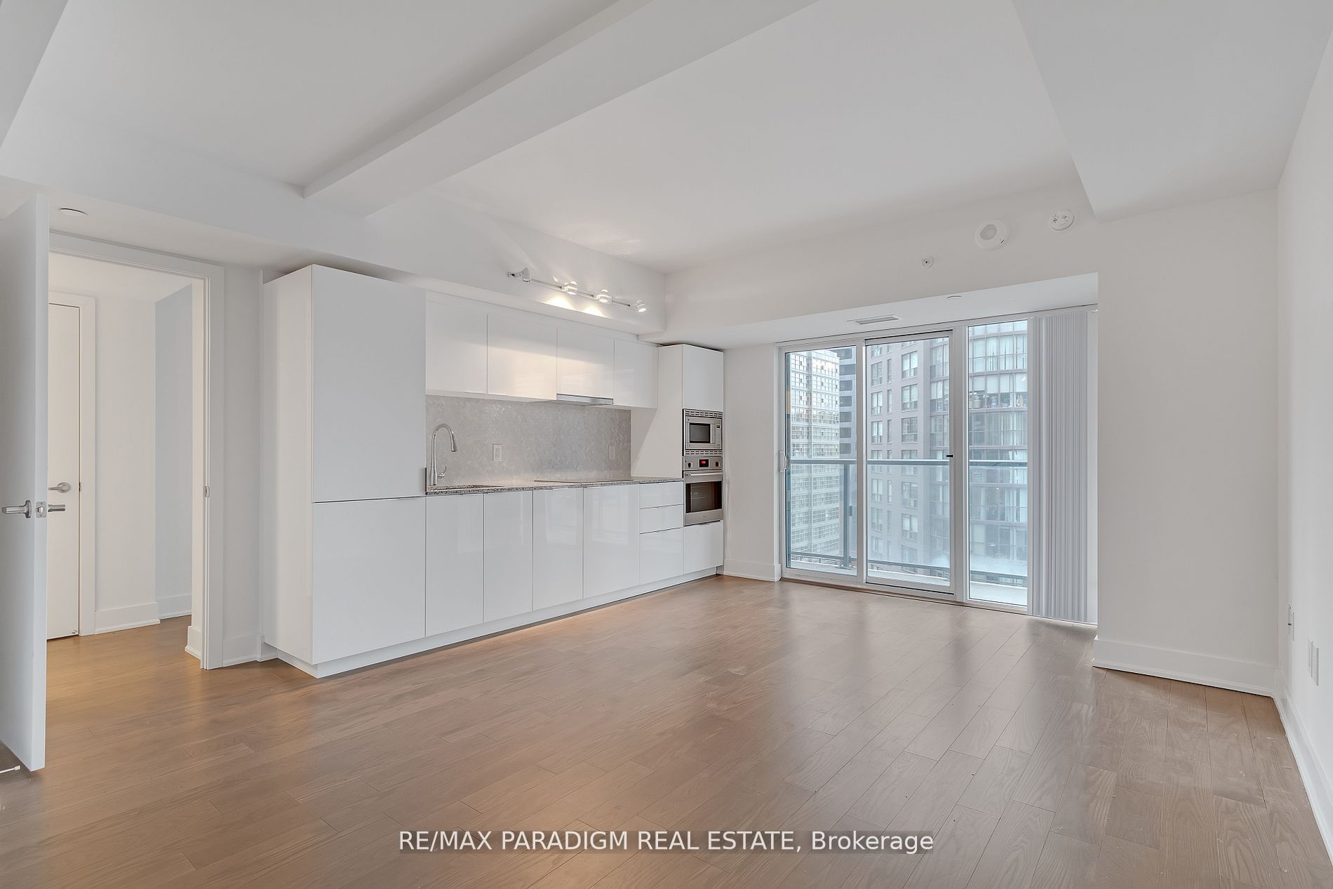 955 Bay Street 2501 Property Photo 11