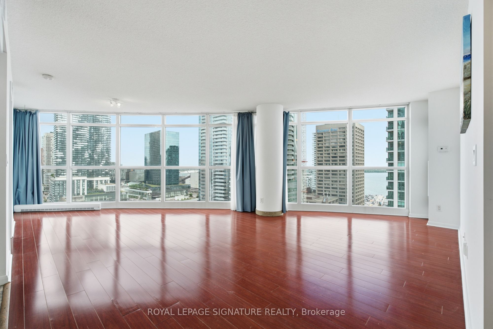 18 Yonge Street 2011 Property Photo 10