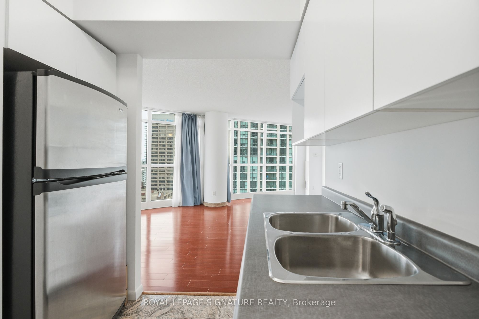 18 Yonge Street 2011 Property Photo 19