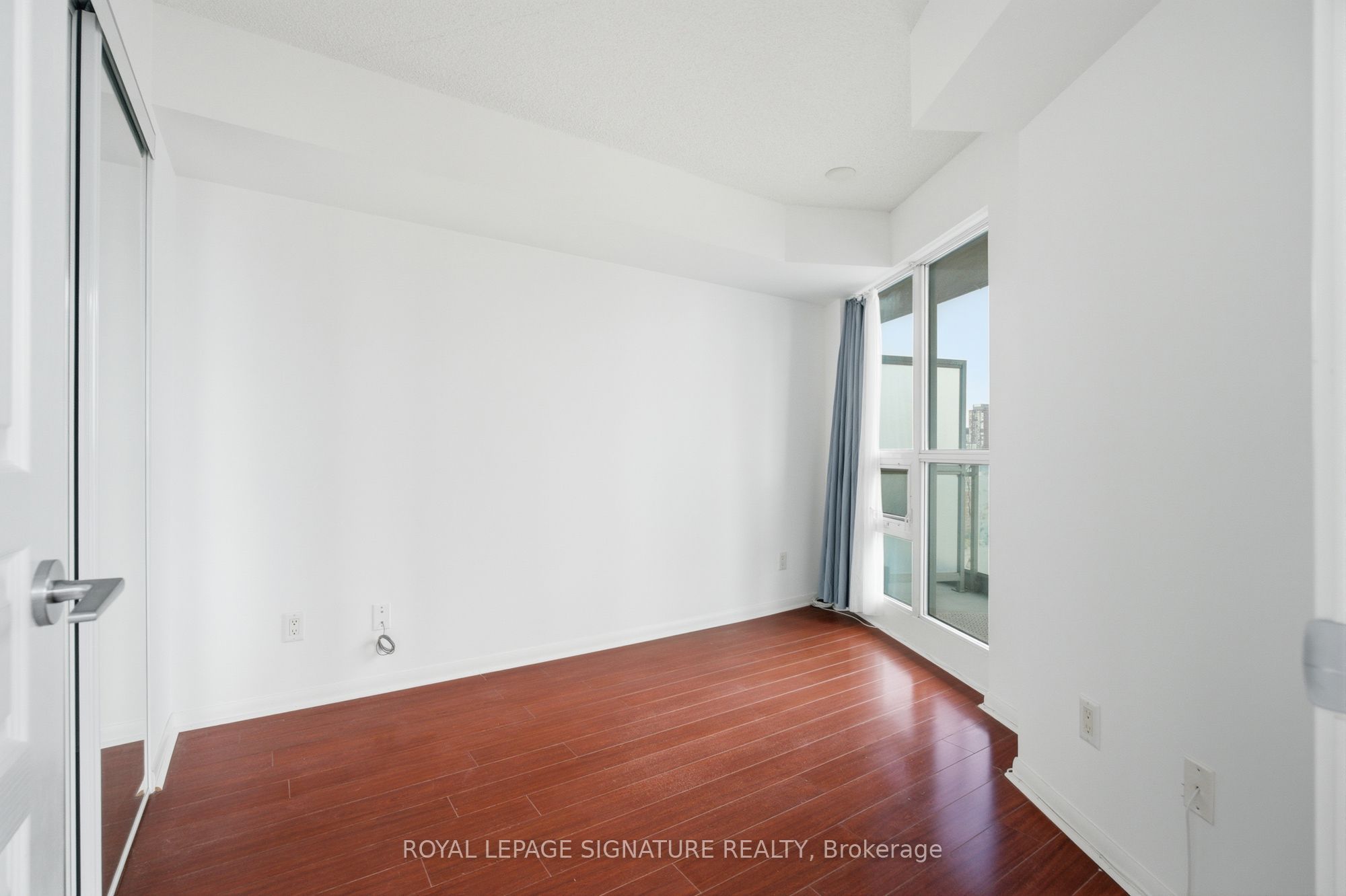 18 Yonge Street 2011 Property Photo 25