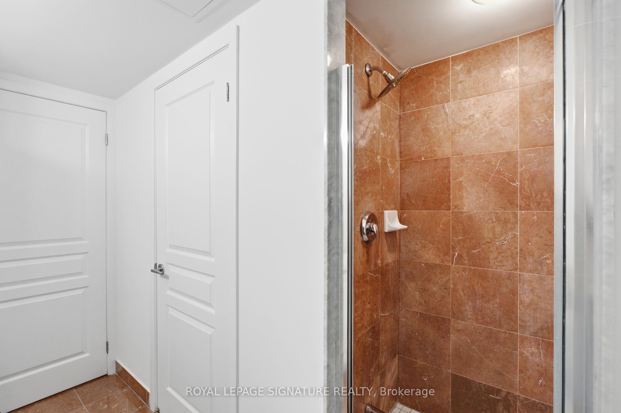 18 Yonge Street 2011 Property Photo 29