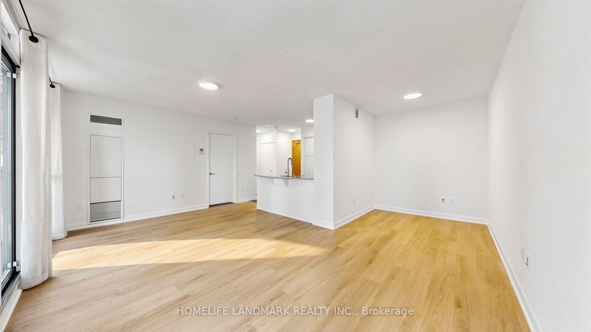 33 Sheppard Avenue E 1105 Property Photo 6