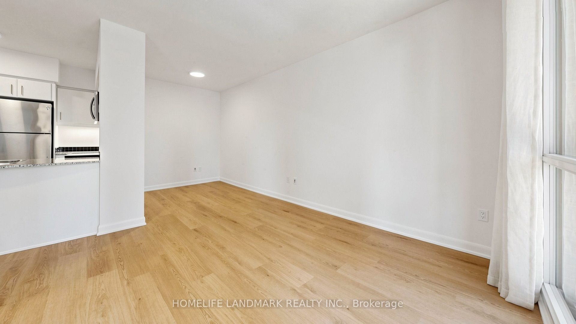 33 Sheppard Avenue E 1105 Property Photo 9