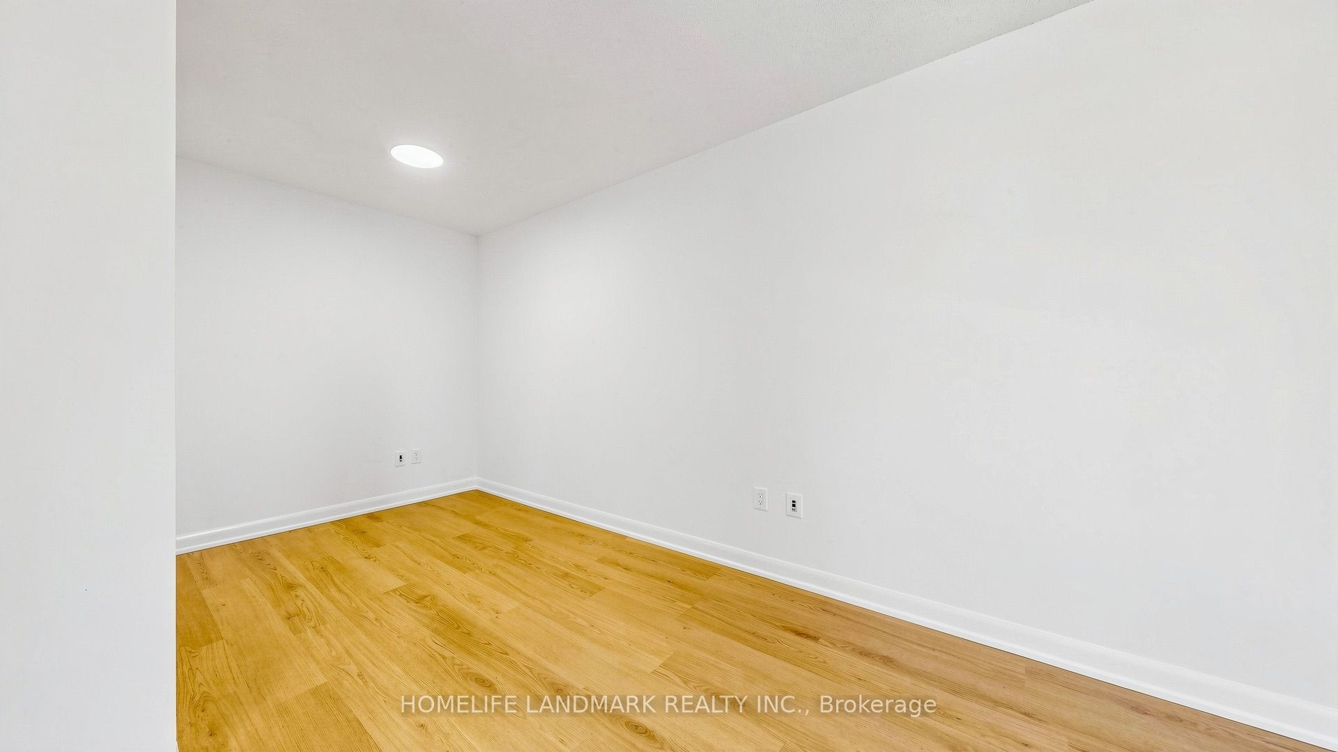 33 Sheppard Avenue E 1105 Property Photo 12