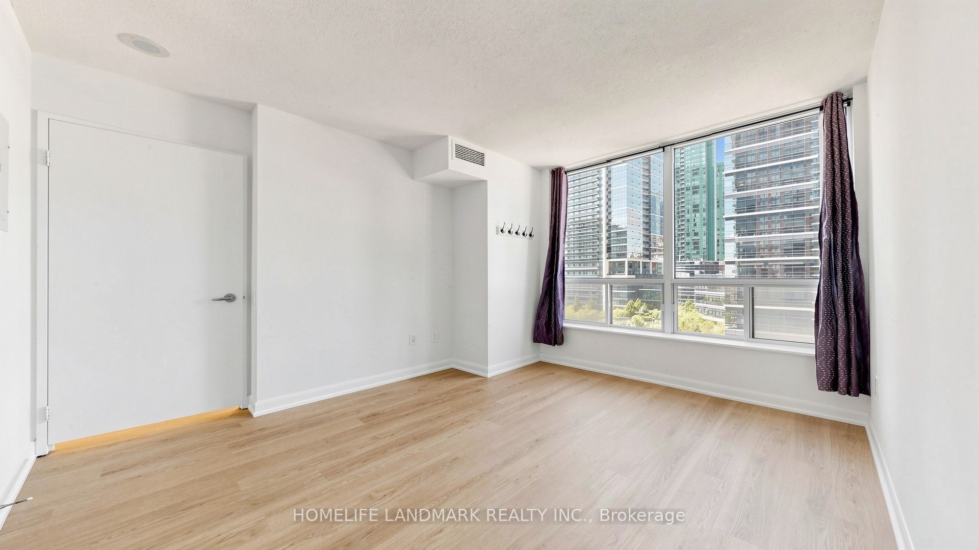 33 Sheppard Avenue E 1105 Property Photo 17