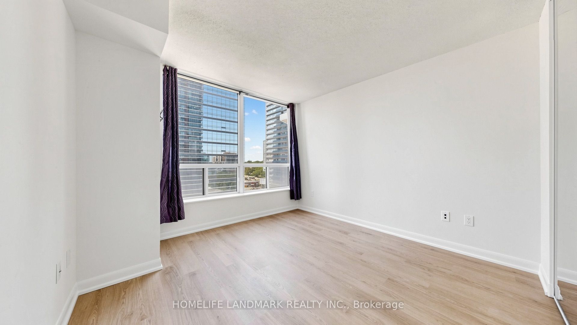 33 Sheppard Avenue E 1105 Property Photo 18