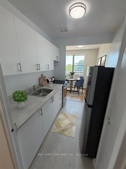 1220 Bayview Avenue 604 Property Photo 3