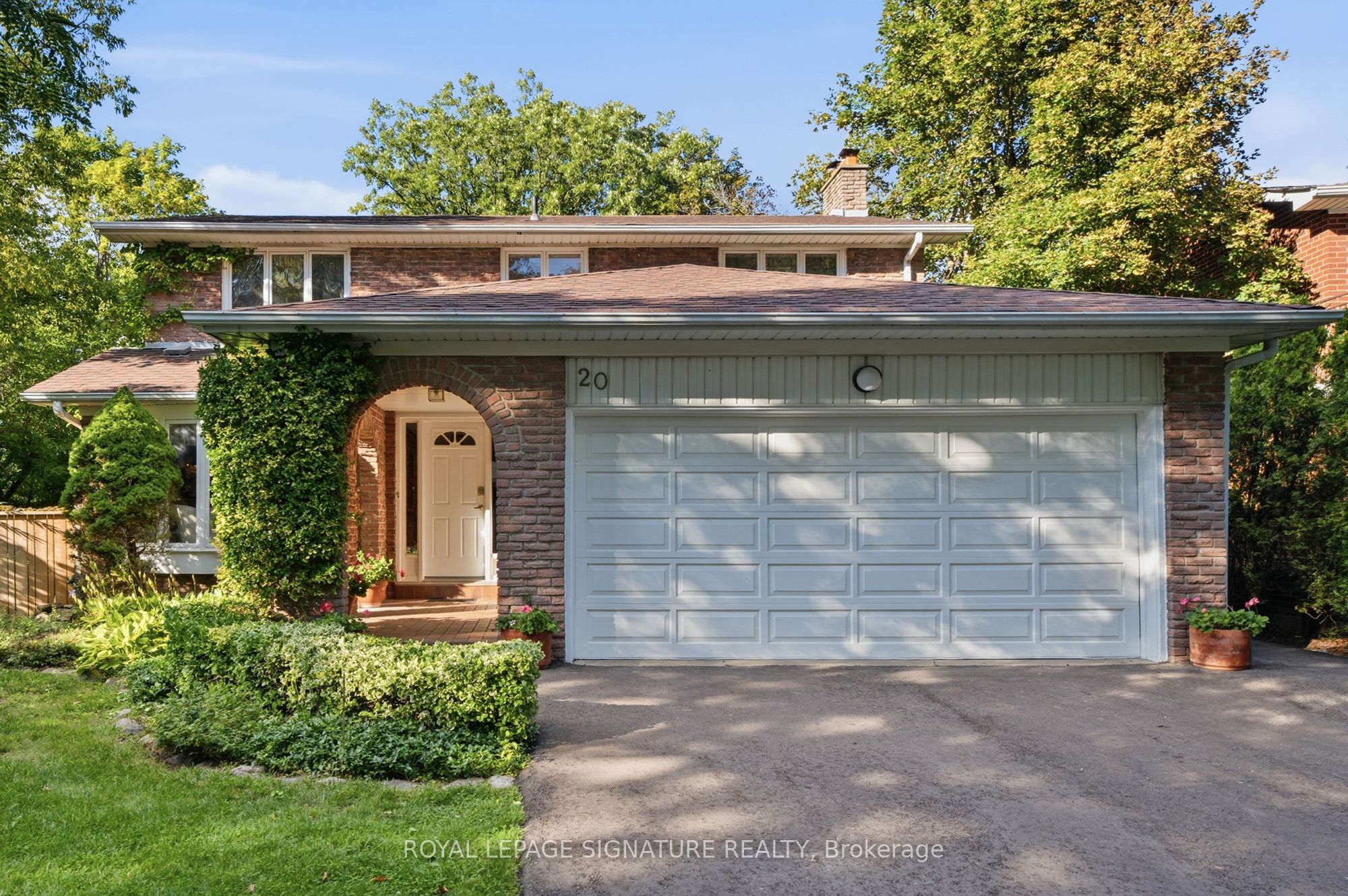 20 Wellesbourne Crescent Property Photo 1