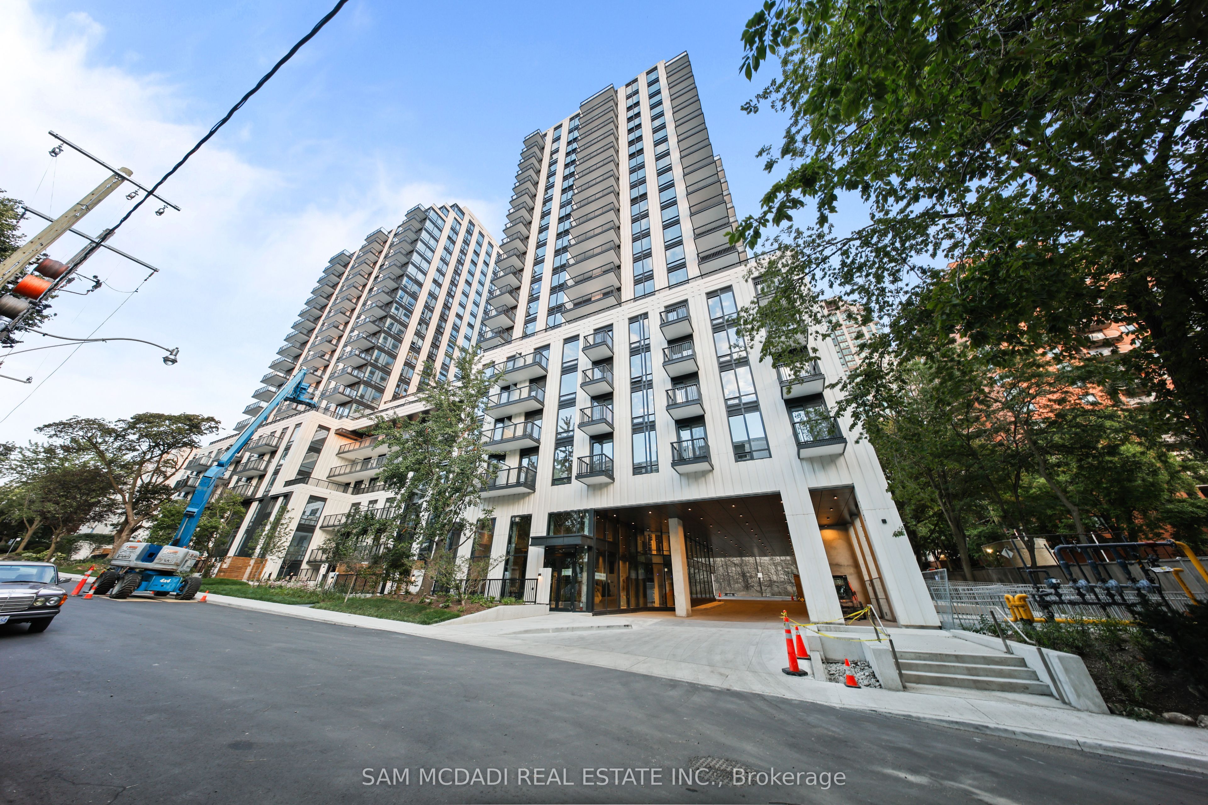 89 Montclair Avenue 1122 Property Photo 2
