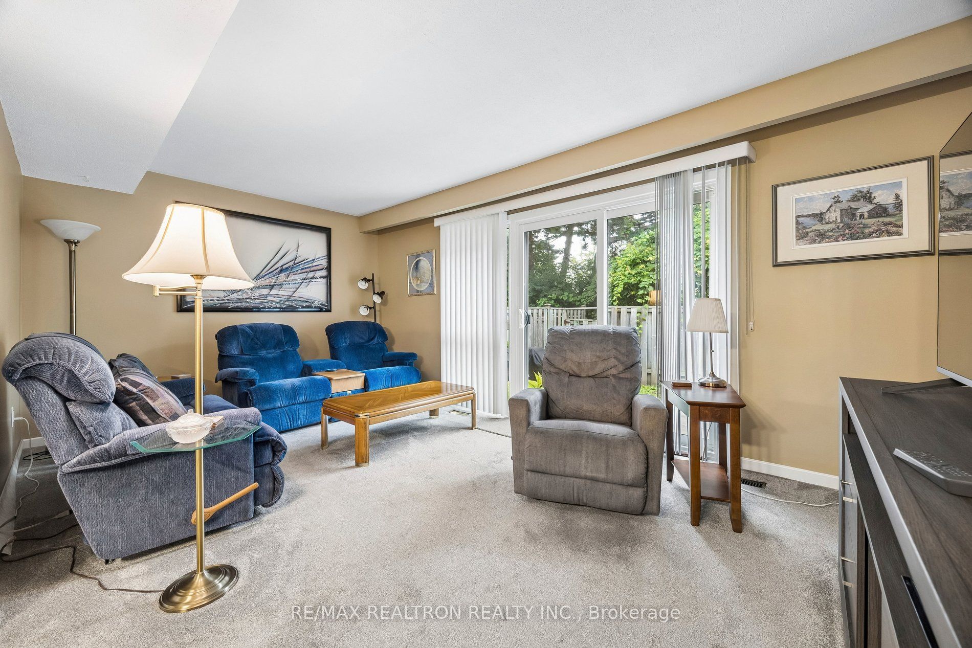 168 Song Meadoway Property Photo 7