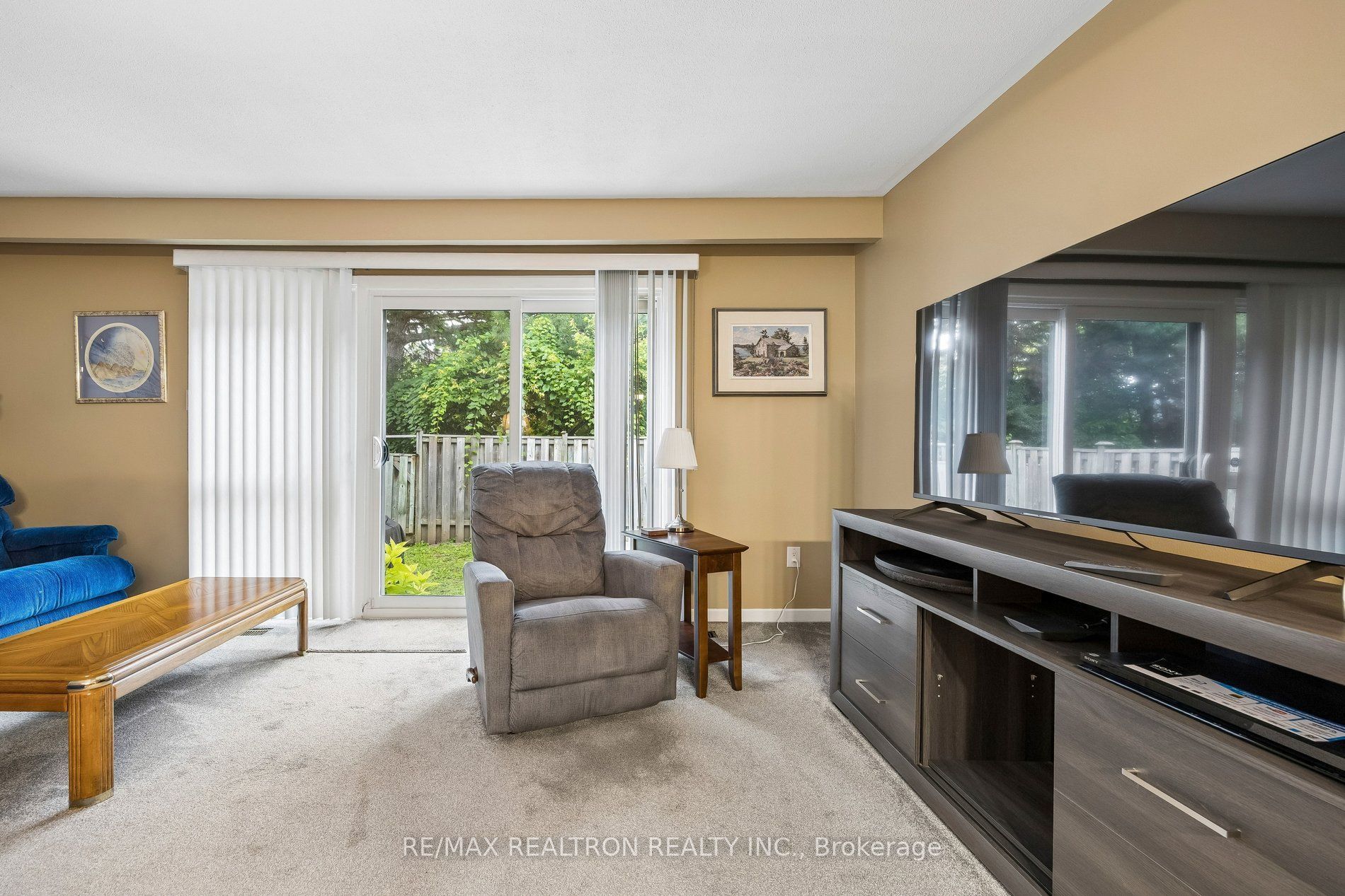168 Song Meadoway Property Photo 9