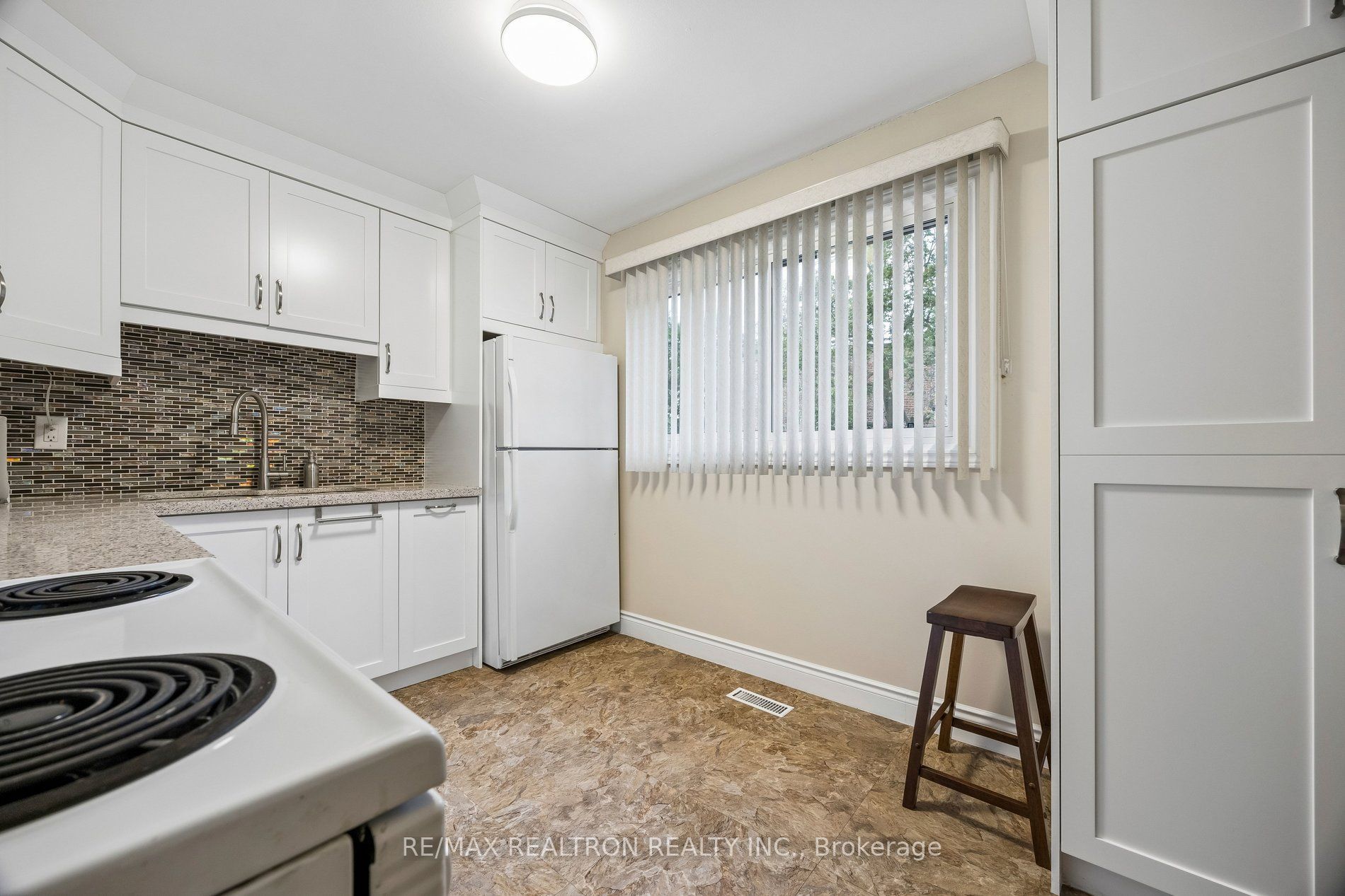 168 Song Meadoway Property Photo 17