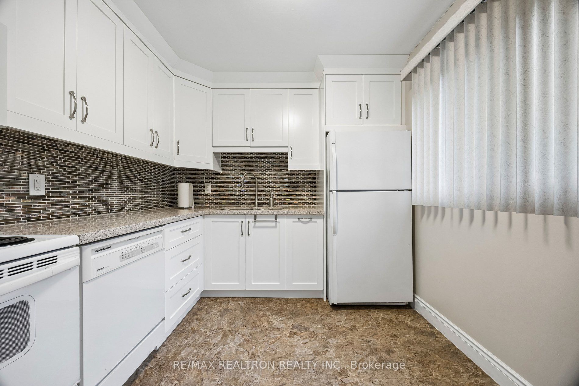 168 Song Meadoway Property Photo 18