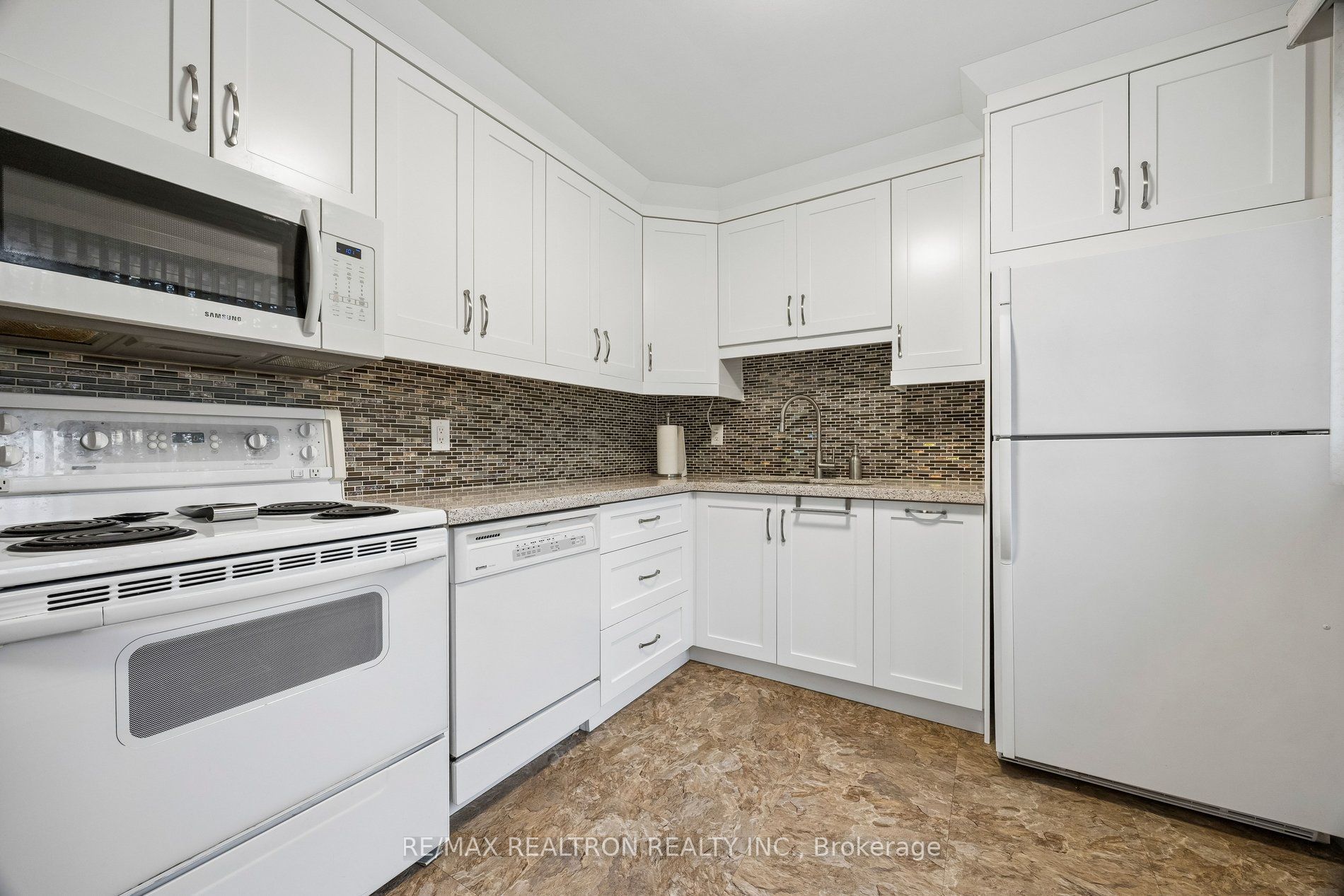 168 Song Meadoway Property Photo 20