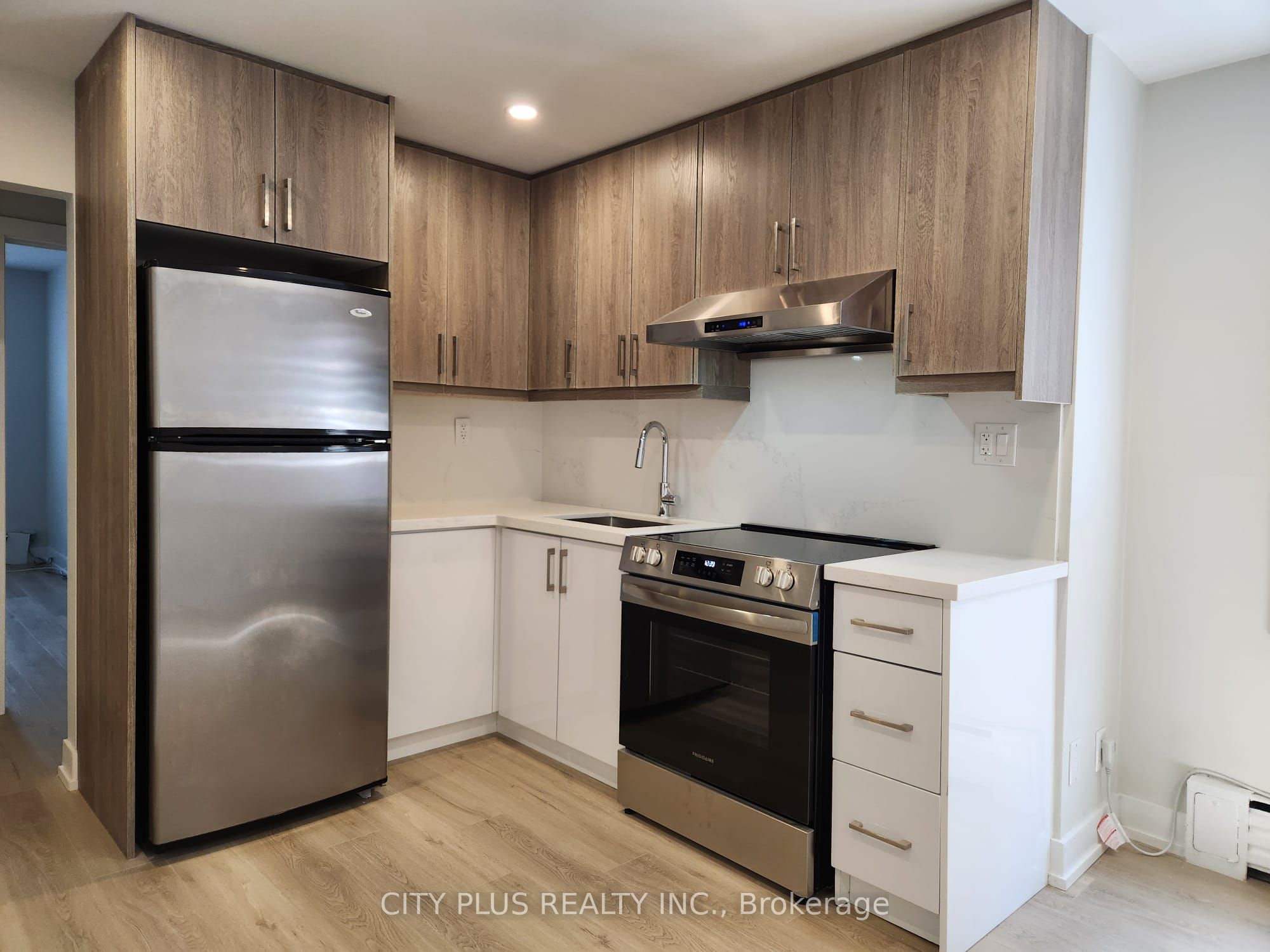 3547 Bathurst Street 2 Property Photo 1