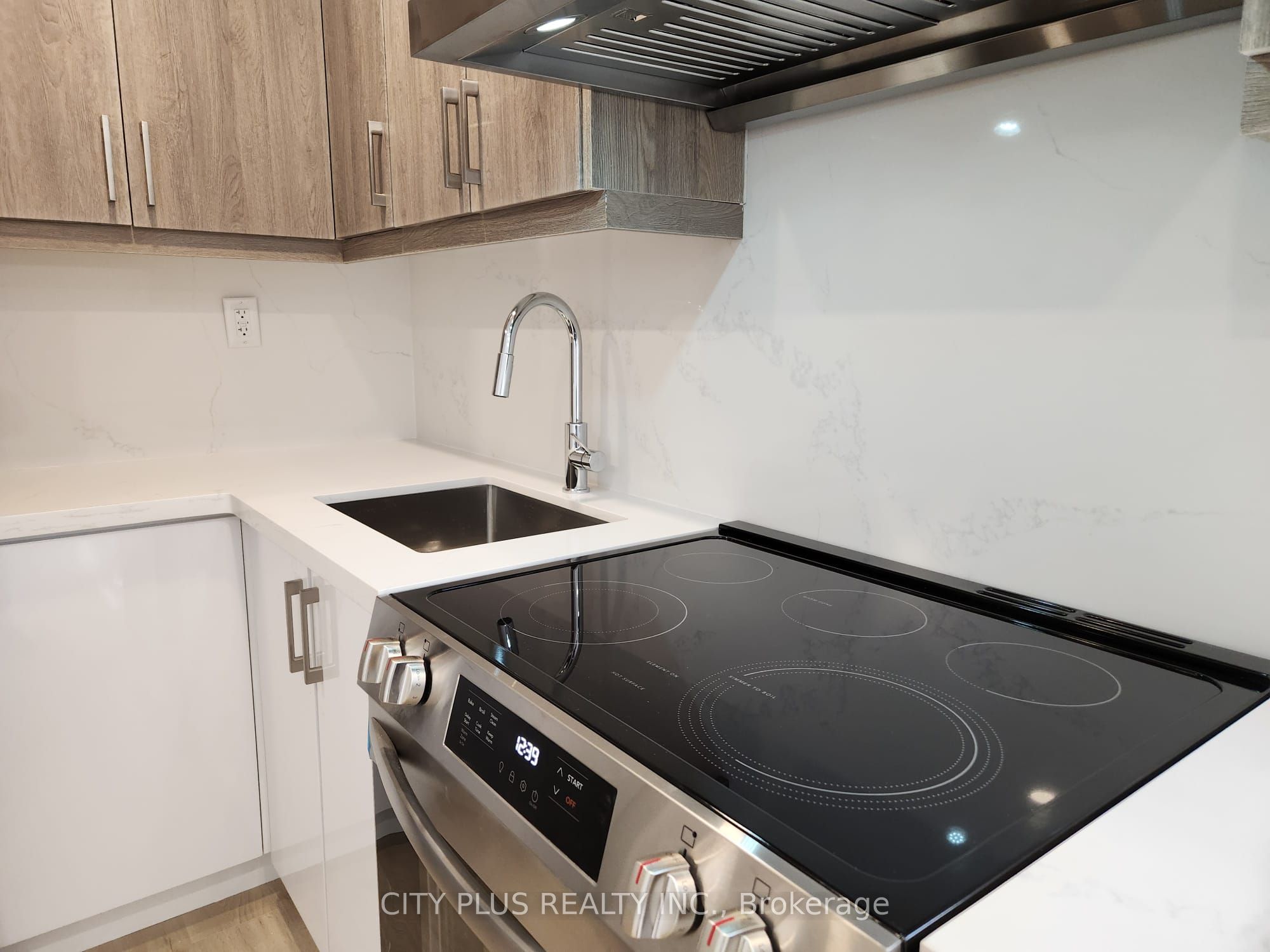 3547 Bathurst Street 2 Property Photo 2