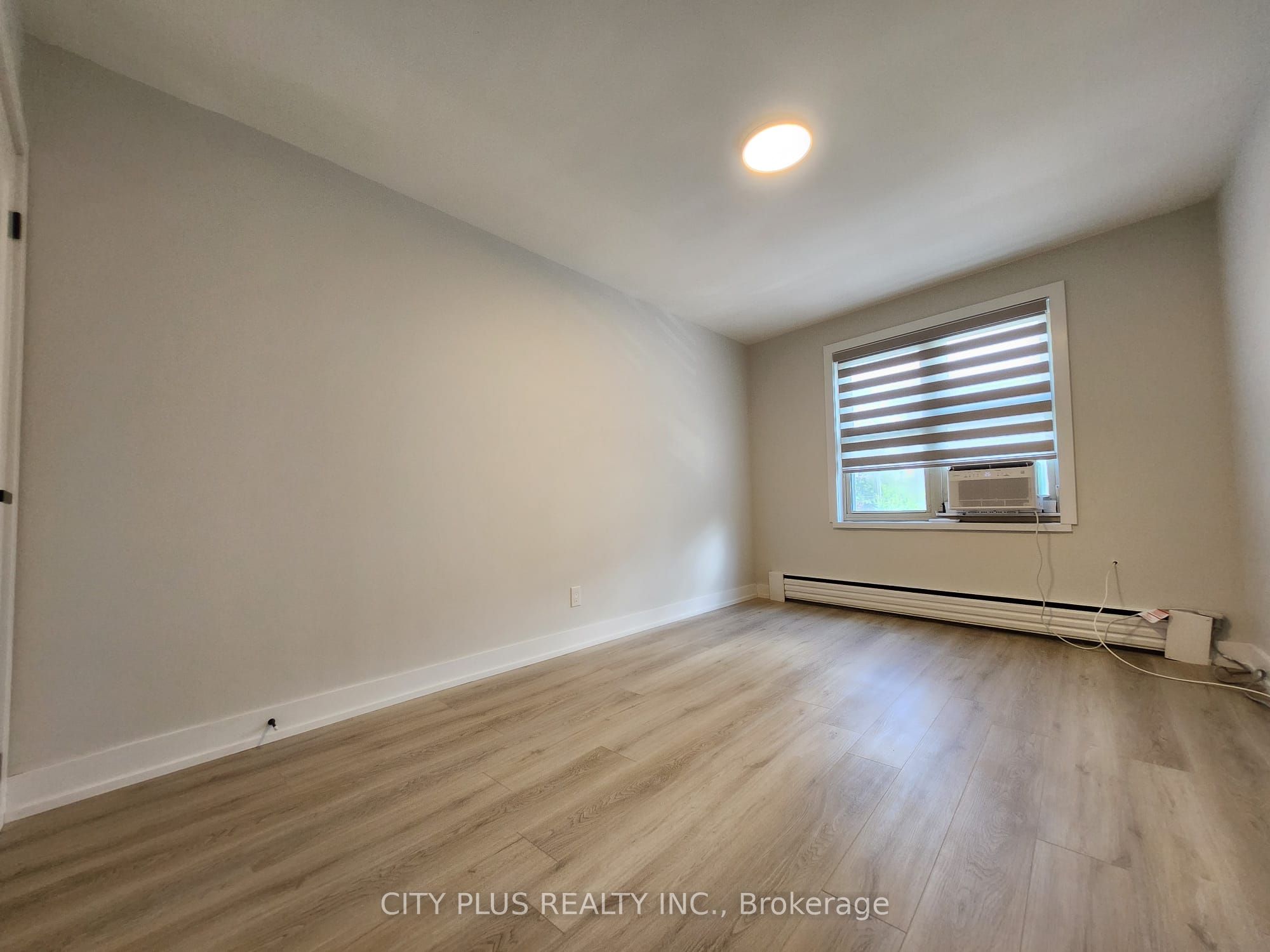 3547 Bathurst Street 2 Property Photo 5
