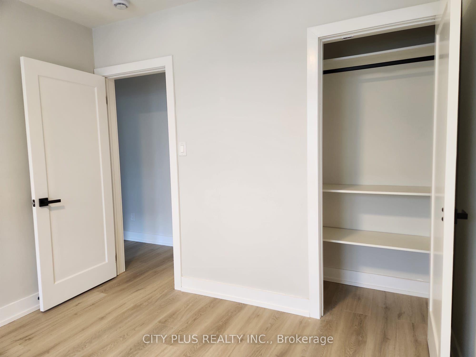 3547 Bathurst Street 2 Property Photo 7