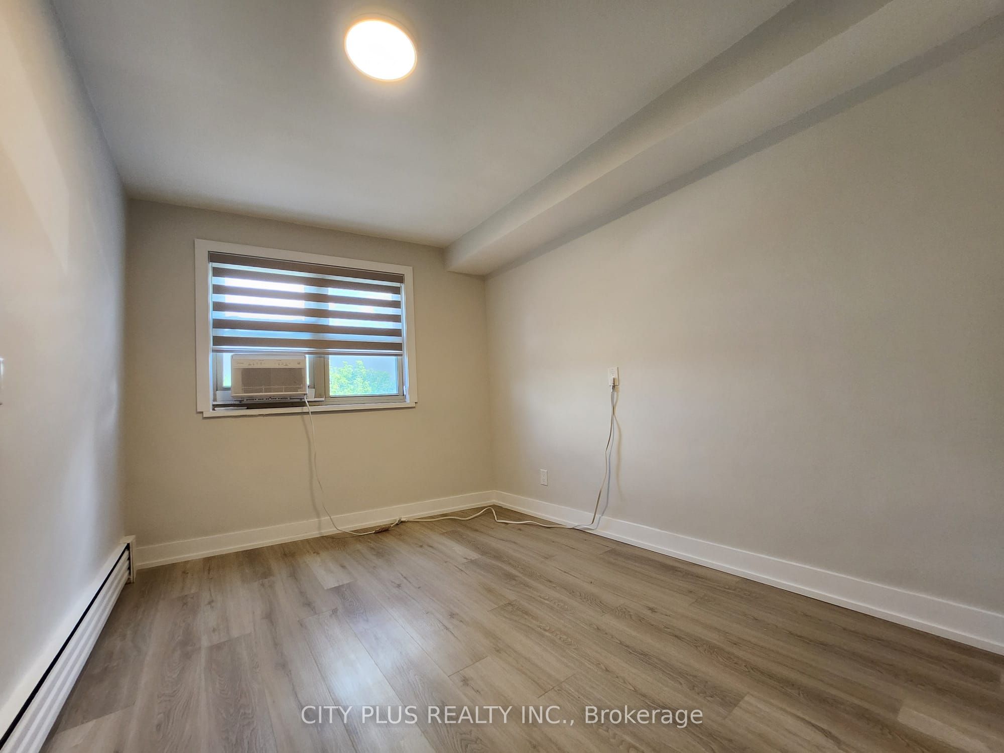 3547 Bathurst Street 2 Property Photo 8