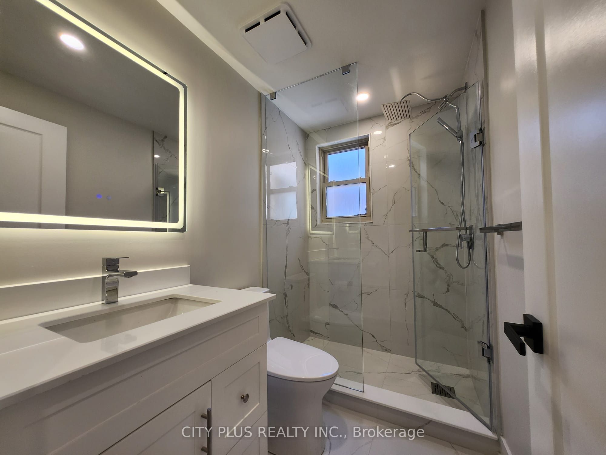 3547 Bathurst Street 2 Property Photo 11