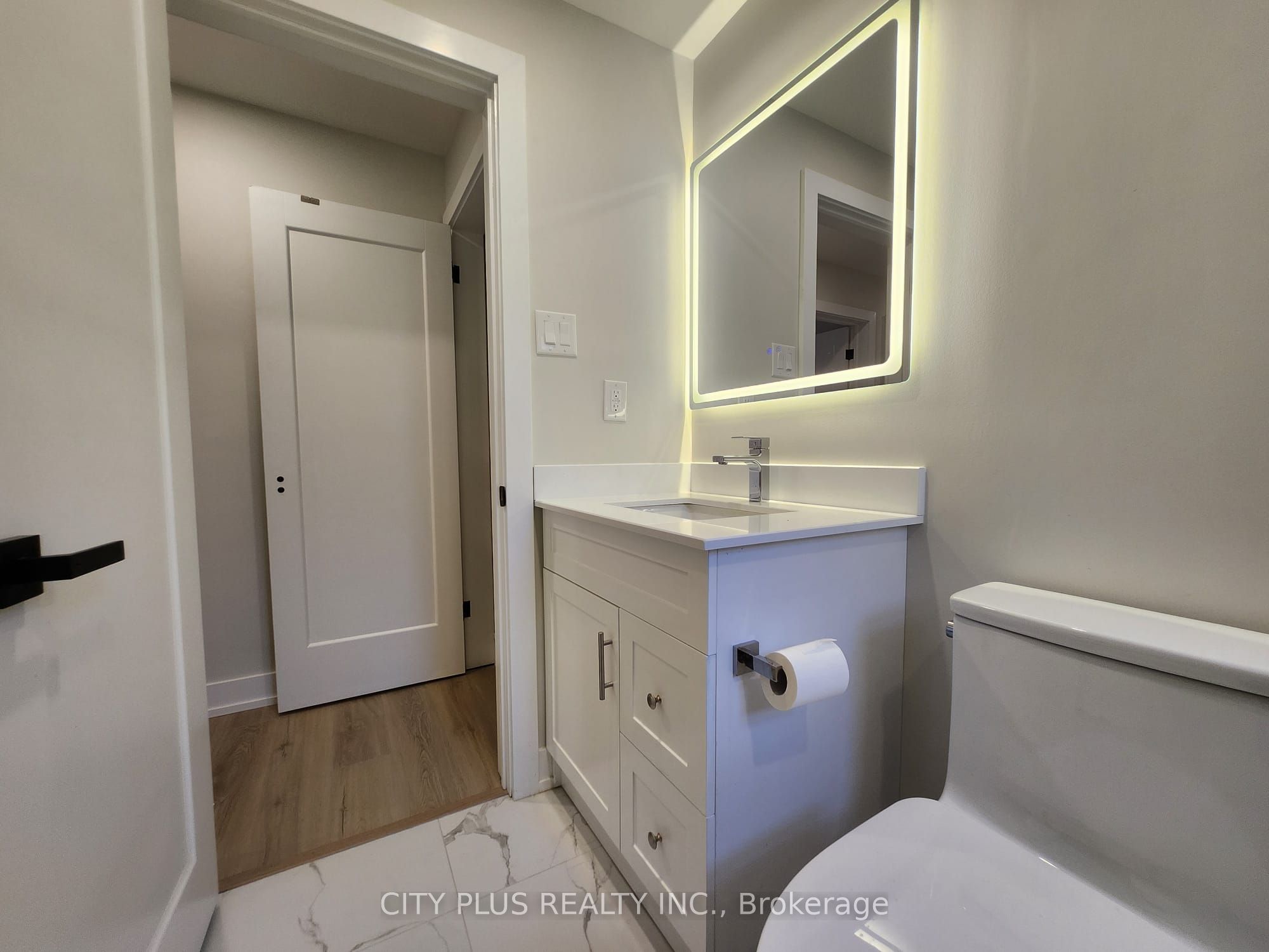 3547 Bathurst Street 2 Property Photo 12