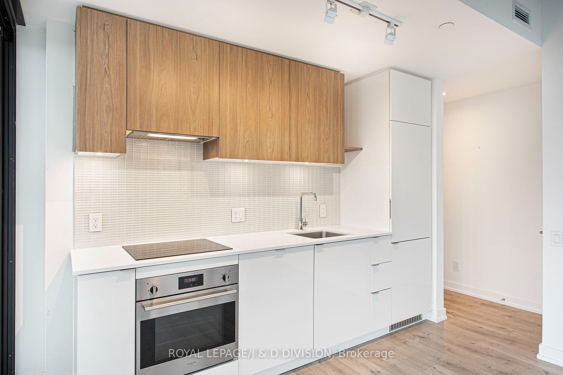 161 Roehampton Avenue 3103 Property Photo 10