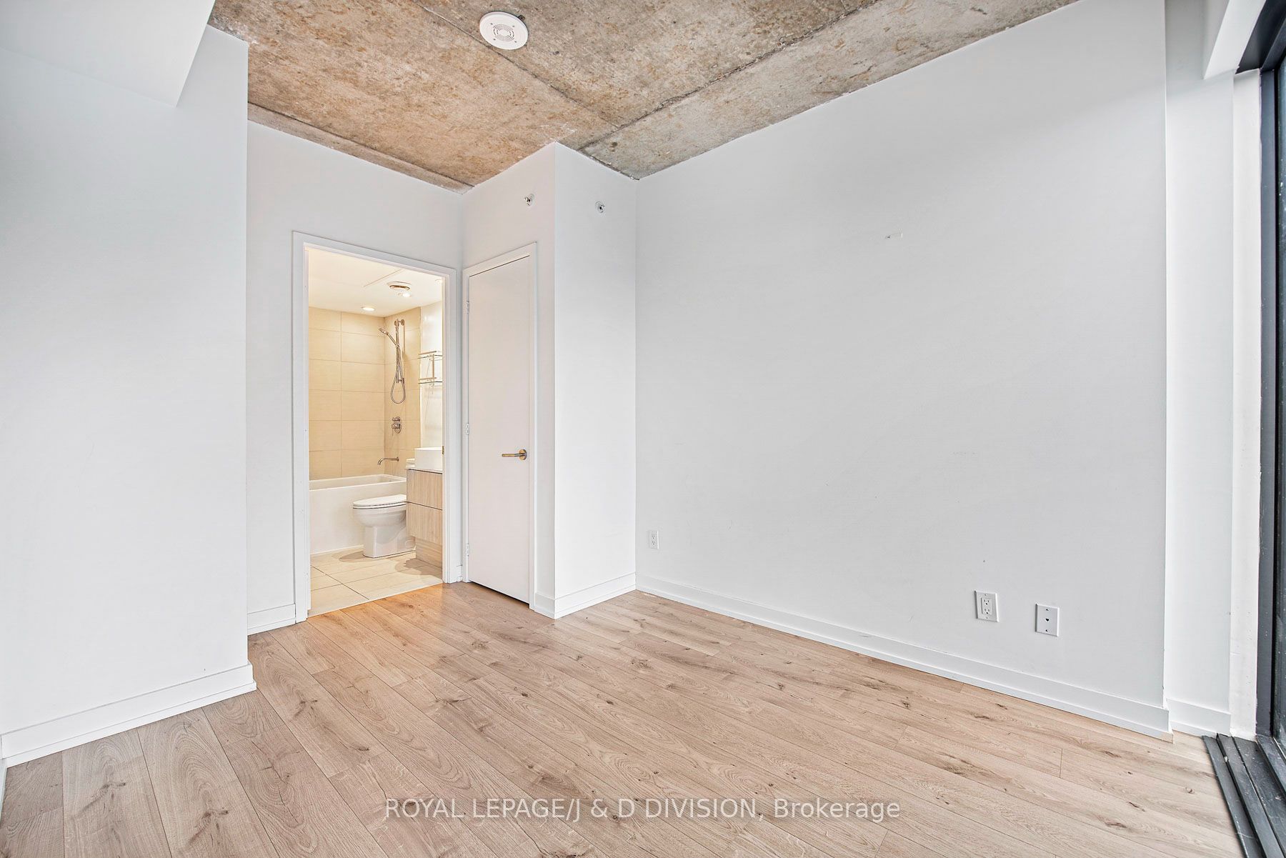 161 Roehampton Avenue 3103 Property Photo 12