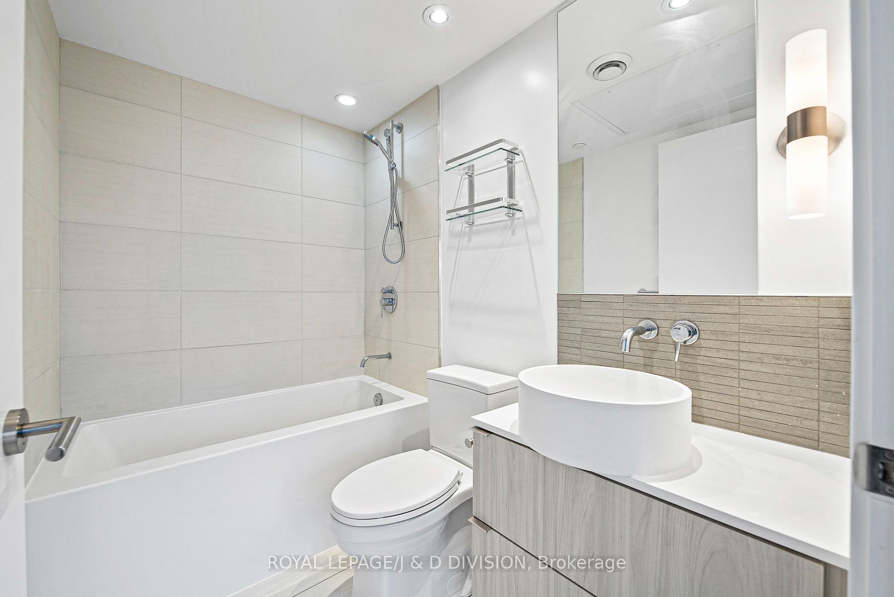 161 Roehampton Avenue 3103 Property Photo 13
