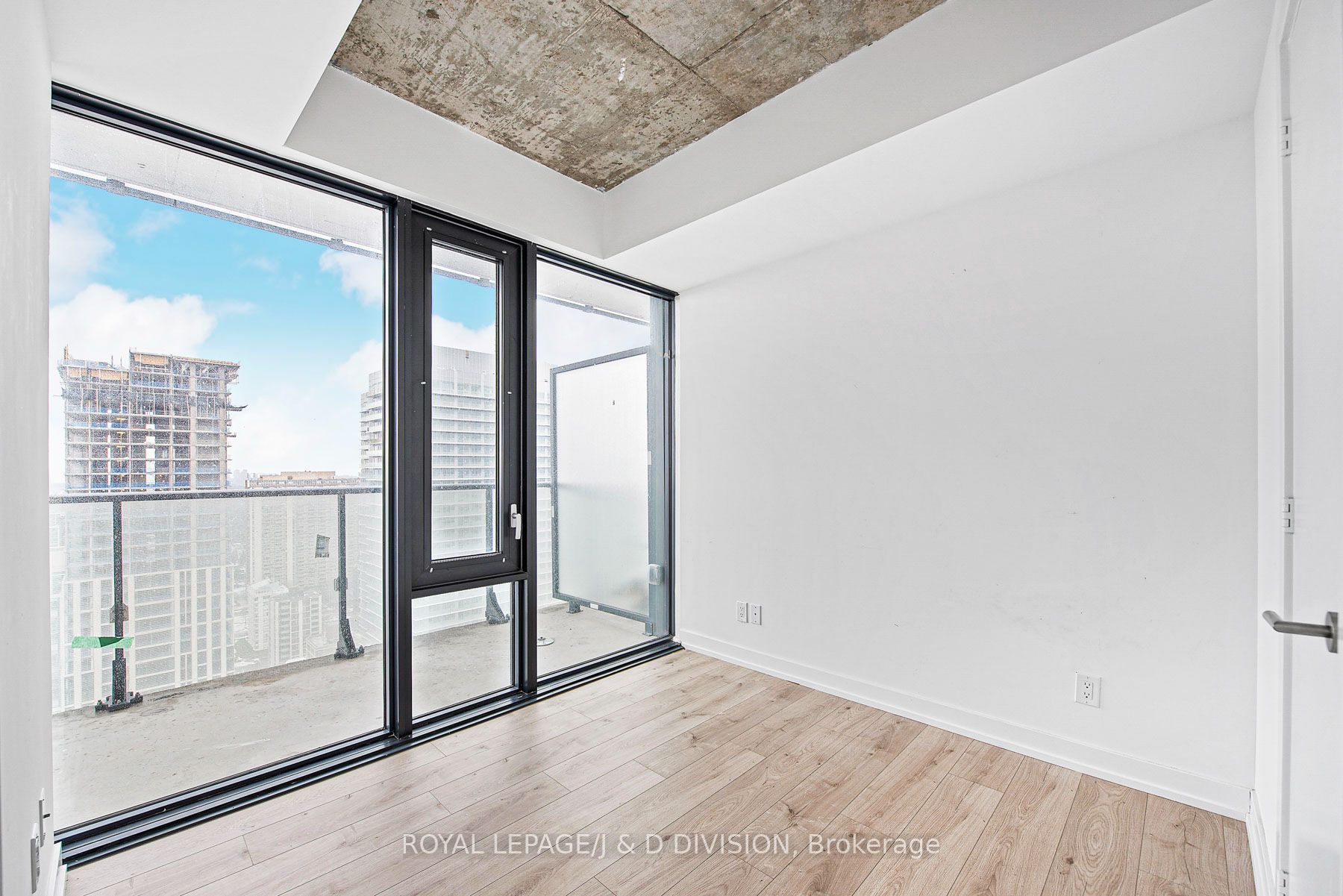 161 Roehampton Avenue 3103 Property Photo 14