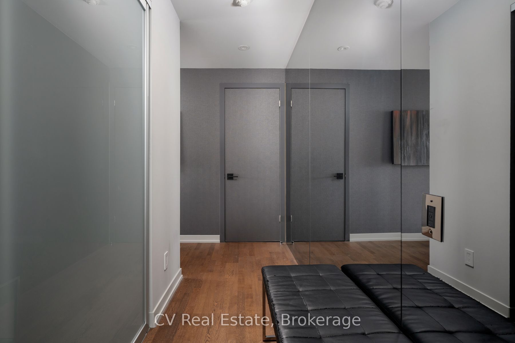 95 Bathurst Street 1305 Property Photo 3