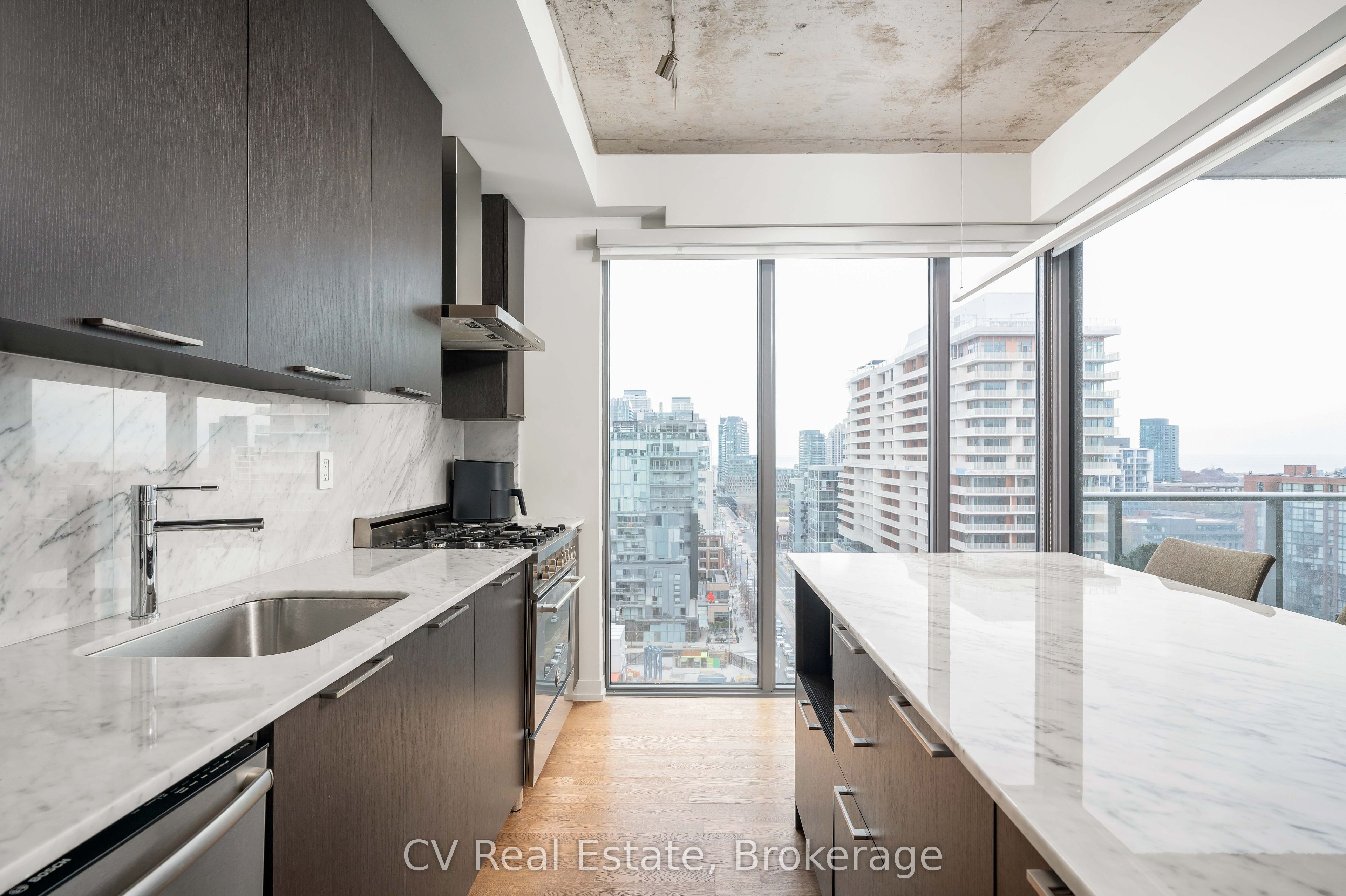 95 Bathurst Street 1305 Property Photo 16