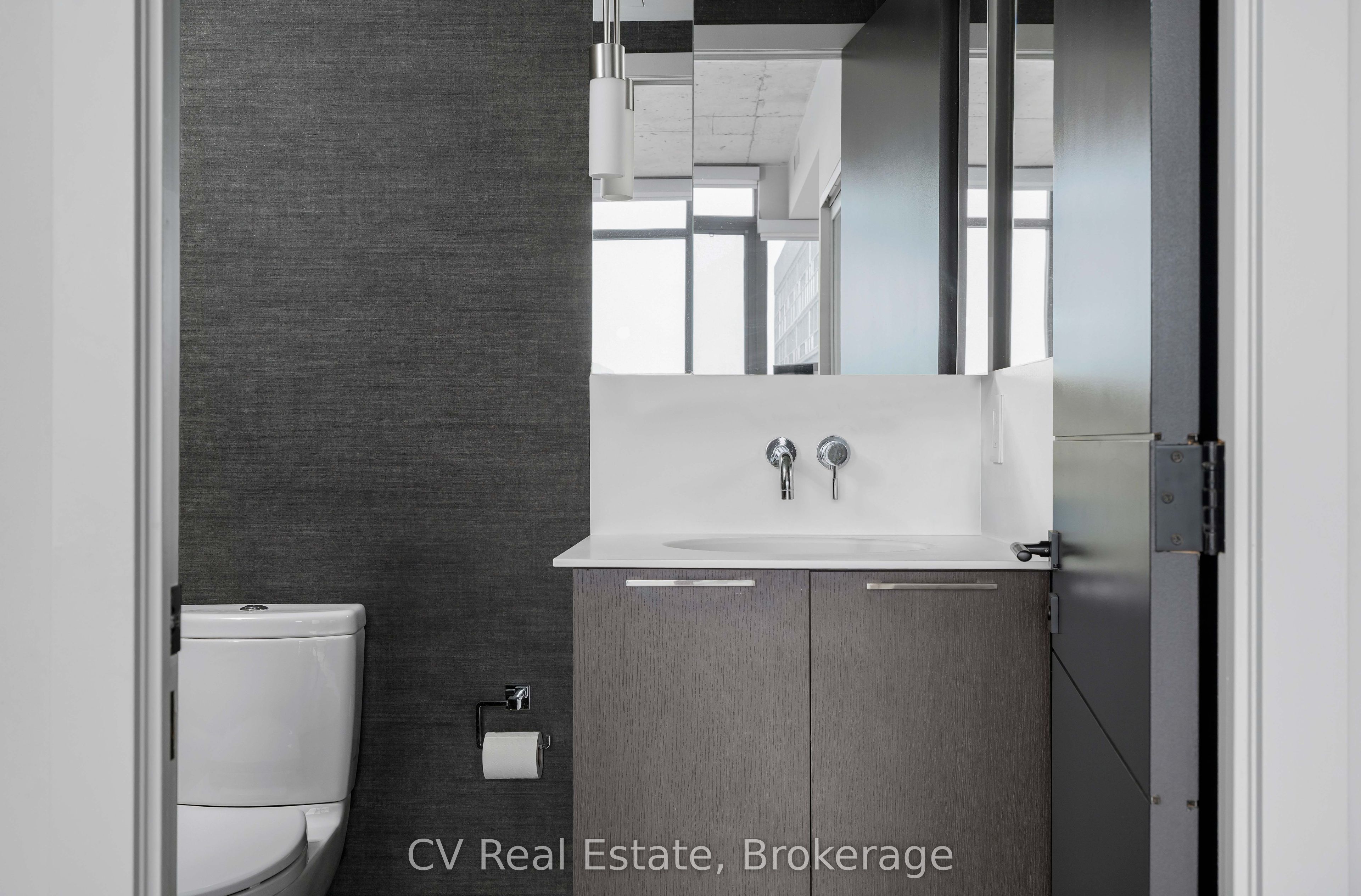 95 Bathurst Street 1305 Property Photo 23