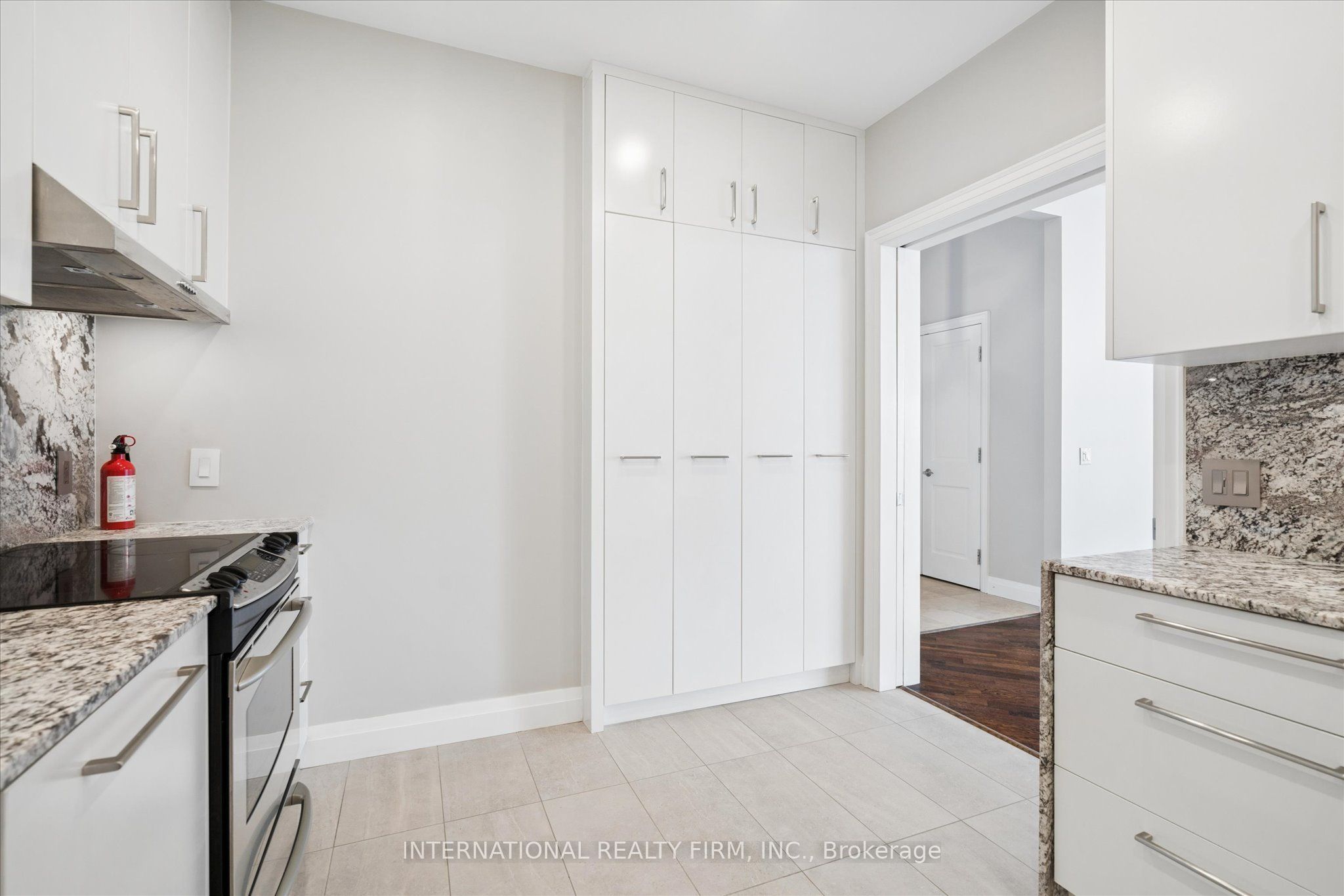 218 Queens Quay W Ph4 Property Photo 19
