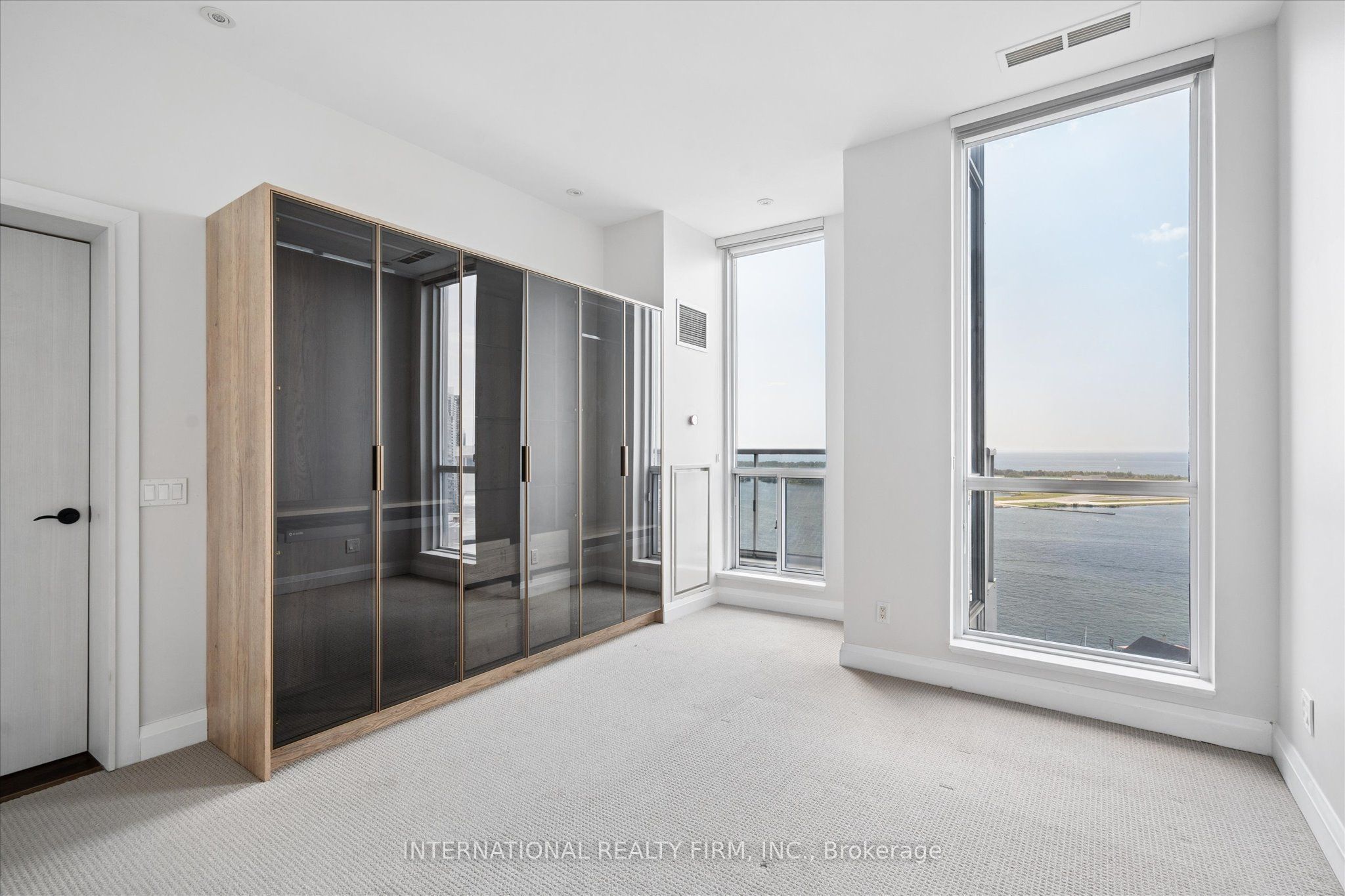 218 Queens Quay W Ph4 Property Photo 22